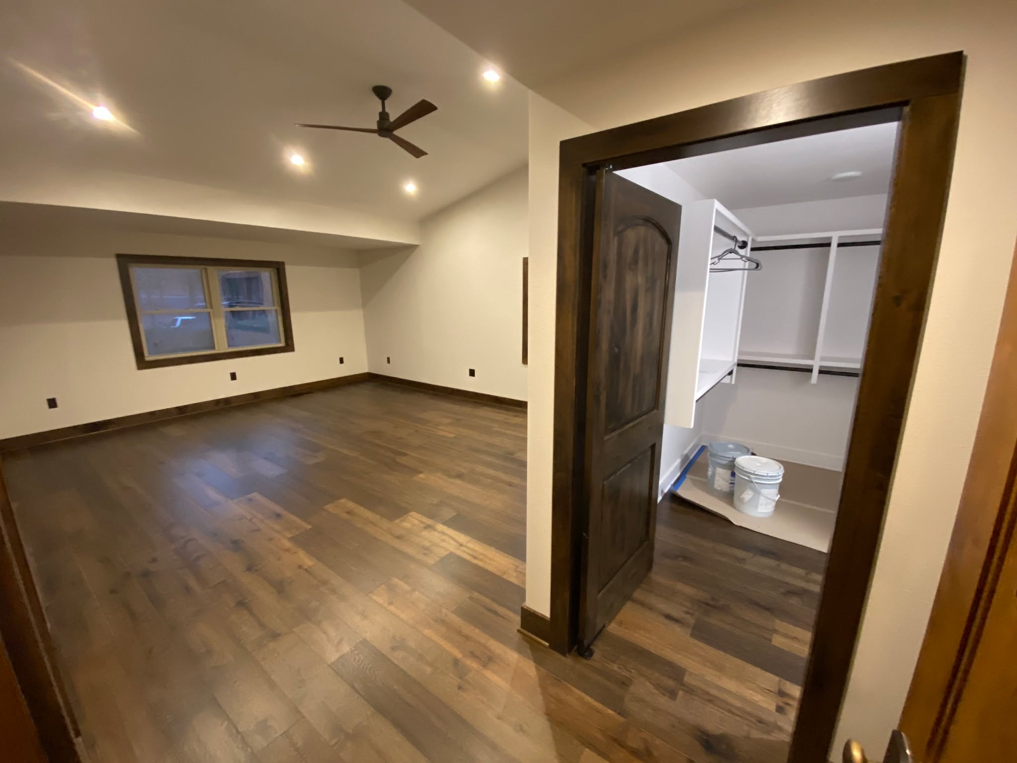 Final pictures of the #beaverforkbedroom. Eaton Custom Homes and I transformed this space! The vaulted ceiling, solid cherry trim and doors, and custom closet build out really made this space special! A wallpaper accent wall was the finishing touch that the homeowners wanted, which brought everything together perfectly! Check back in soon for the next one!
#abovestandardsllc #eatoncustomhomes #remodeling #conwayarkansas #residentialremodeling