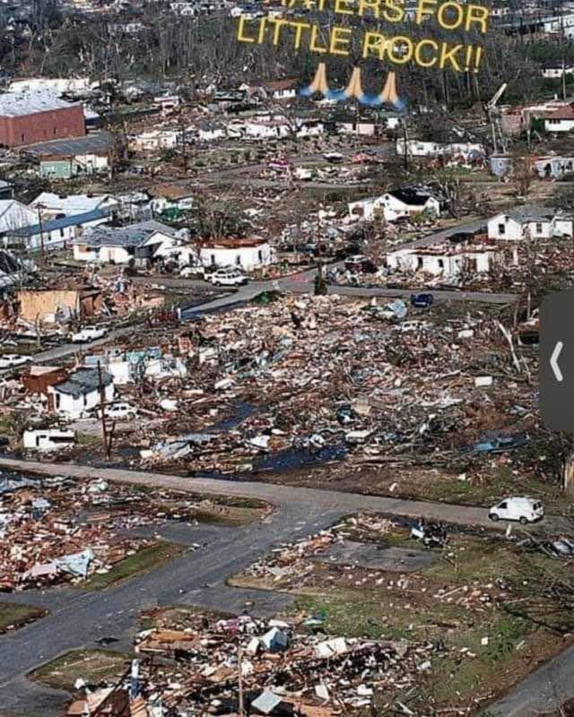 Estamos en oración por todos los que fueron afectados por la tormenta. Si necesitan ayuda o hablar llámanos al 501-271-8520.