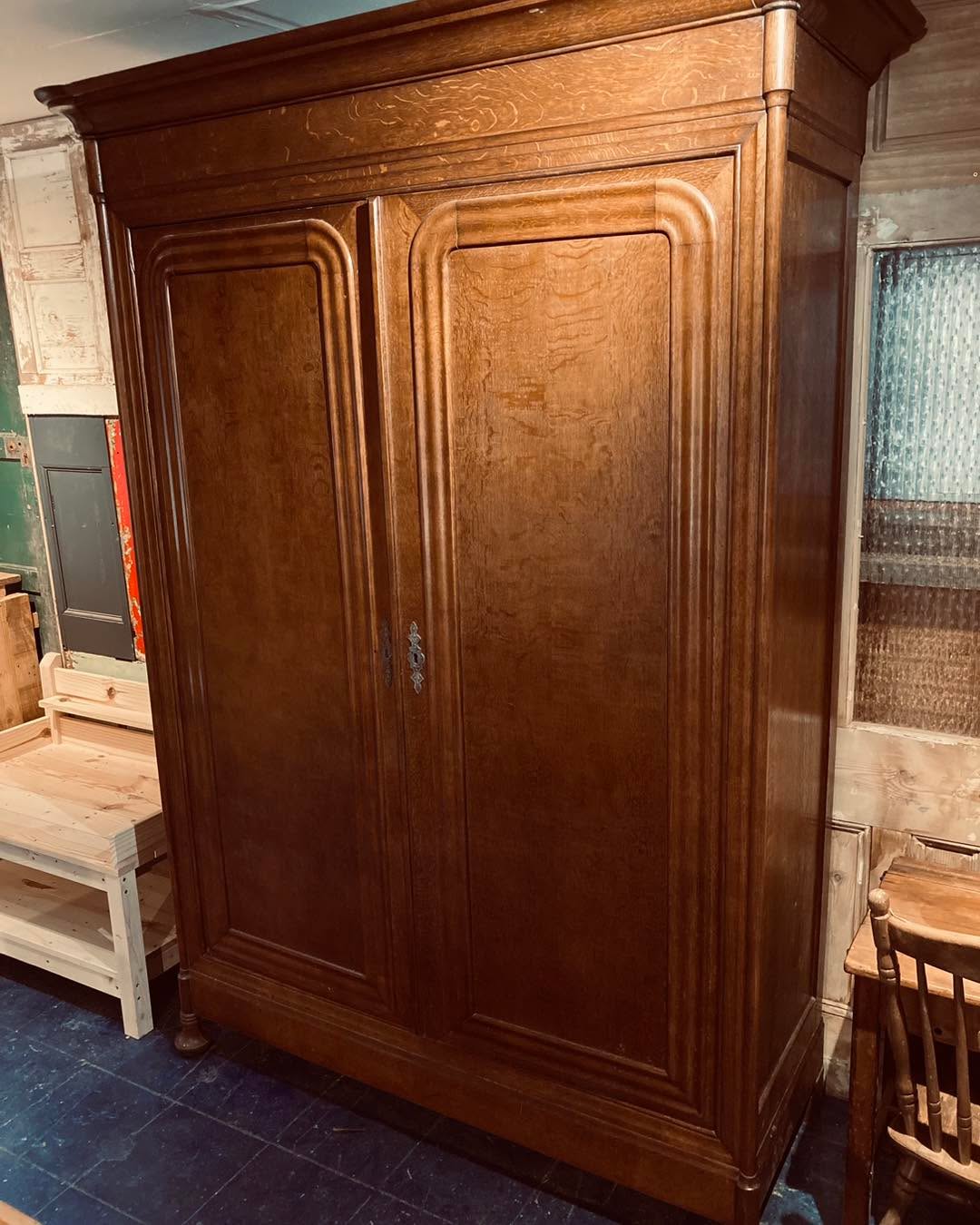 Antique French Oak Armoire
We have this rather stunning large armoire for sale. It’s in good condition but lacking shelves. Approx h2300xw1700xd660.
£300+delivery/installation if required.
#reclaimed #reclaimedfurniture #wardrobe #antique #antiquefurniture
