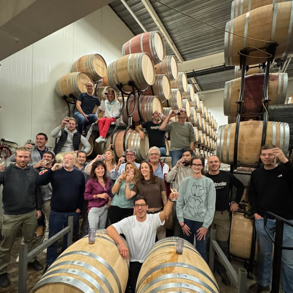 Le comité de la Fête des vendanges de Russin vous souhaite un beau réveillon et une excellente année 2025! ✨🥂🍾
Nous vous donnons déjà rendez-vous le 20-21 septembre 2025 pour la 62ème édition.
Tous nos meilleurs vœux pour cette nouvelle année!