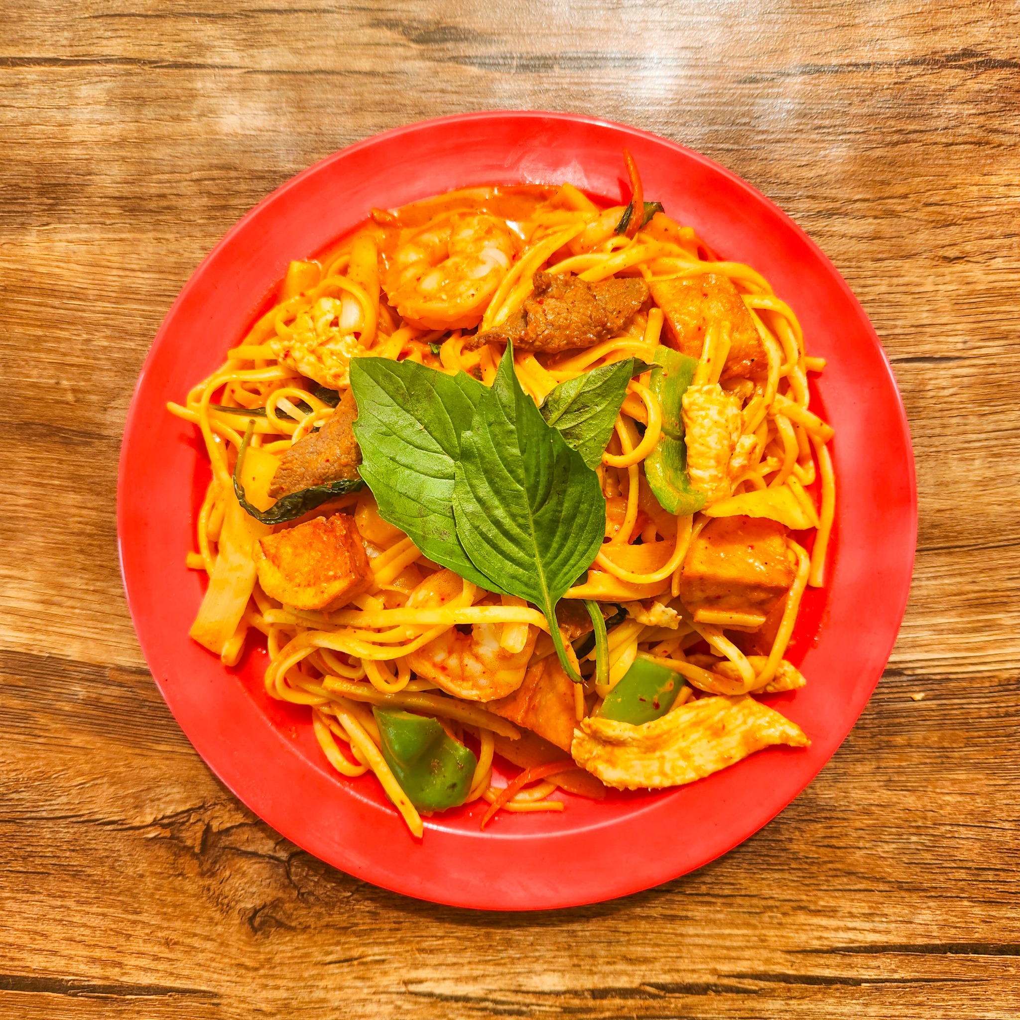 🌟 PANANG PASTA + THAI CREAM SODA 🌟
🍝 Introducing September’s special - Panang Pasta! We're taking your taste buds on a Thai adventure by stir-frying pasta noodles with our famous Panang Curry. Featuring all the goodies you love: potatoes, carrots, bell peppers, onions, bamboo, and Thai Sweet Basil leaves. Plus, that mildly spicy peanut kick that keeps things exciting!
🔥 Gluten-free rice noodles available for our GF pals, and yes, it can be made vegan too!
🥤 Say goodbye to Summer with our Thai Cream Soda! It's our bubbly twist on Thailand's street-favorite refreshment. Picture an Italian soda with a Thai twist - lightly carbonated, sweet, and oh-so-creamy. Choose between Sala Cider (think strawberry, but more aromatic) or Cream Soda (vanilla with a melon hint) for a delightful sip of summer's farewell.
🌱 Naturally Gluten-Free and we've got vegan options too!
Come visit us before the end of September to try out these delicious offerings!
Hope to see you soon 👋🏼
#Sweetbasilmke #milwaukeefoodie #mkefoodies #laofoodmovement #thaistreeteats #asianfusionfoods #milwaukeerestaurants #uglydelicious #panangCurry #thaicreamsoda #thaisoda #flavorfulfarewell