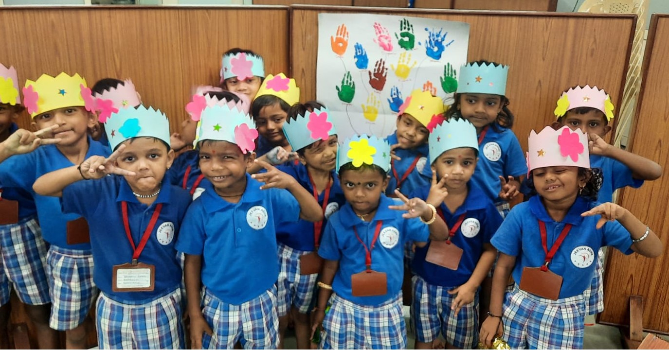 "The greatest gift to the world is a happy child.โ
Childrenโs Day celebration done well.
#jeevanashaindia #hope #learningcenter #ChildrensDay #education