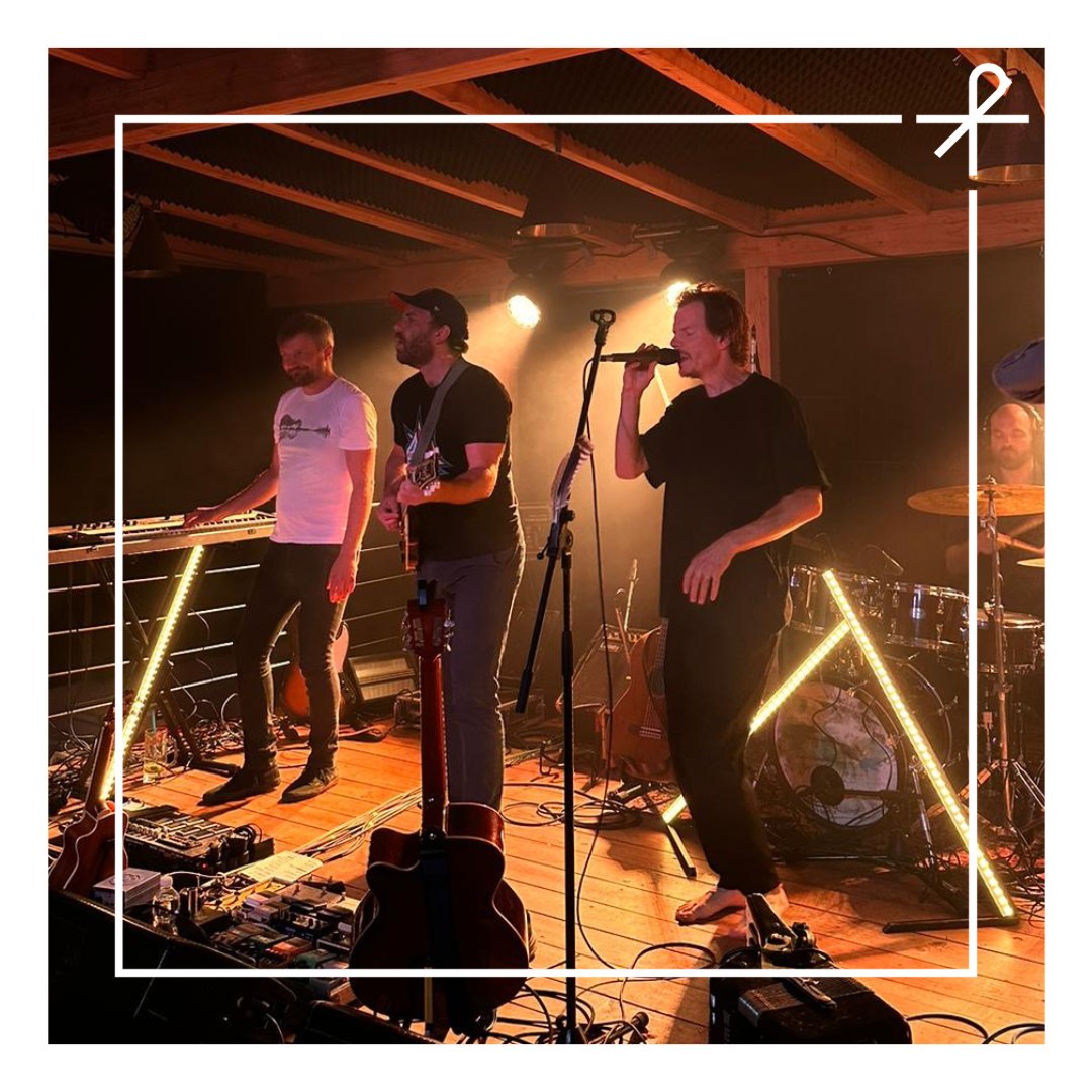 Moc děkujeme skupině @zrni_official za páteční večírek 😊
#zrni #bistrovlastovka