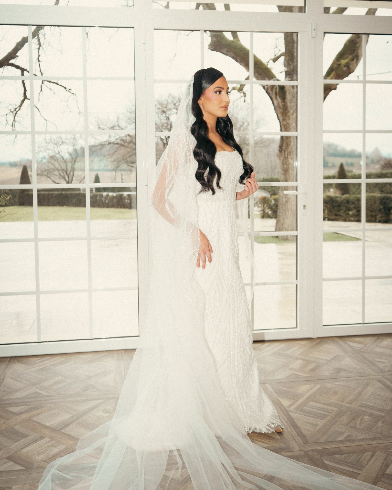 Un instant figé dans le temps… 🤍 Au Domaine de Bonaveau, chaque mariage est une histoire unique, remplie d’amour, d’émotions et de magie. ✨ Voir nos mariés briller dans ce cadre enchanteur est toujours un privilège.
Si vous rêvez d’un lieu authentique et raffiné pour votre grand jour, on serait ravis de vous accompagner dans cette belle aventure. 💍✨
#DomaineDeBonaveau #JourJ #MariageMagique #instantprécieux
Photographe : @photographe_valence
Vidéaste - photographe : @_.am_photography
Makeup : @ayabeauty._
Coiffures : @sahra.hairstyle2
Spray tan : @nudavalence
Créations personnalisées : @creations_for.you
Modèles : @mayleedn @deborahdang
Robes : @siara.caftan
Floral designer : @maison_dcm_
Lieu : @domaine_de_bonaveau