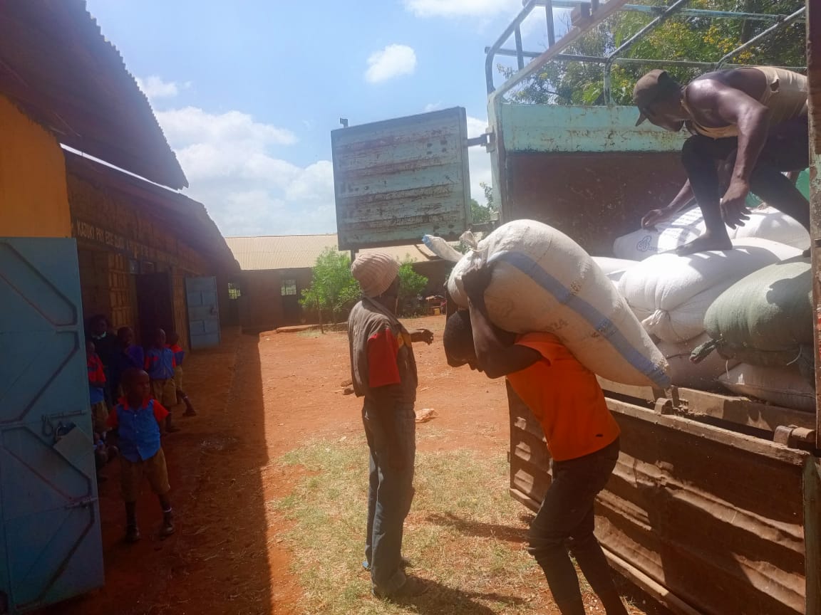 Nothing more heartening than the sound of the food lorry arriving, and the offloading of half a term's-worth of daily lunches - a big bowl of maize and beans each for over 2,000 pupils at 9 local primary schools. Filling tummies also has this amazing effect of filling minds - by giving energy to these kids' desire to learn!
Hope through Education.