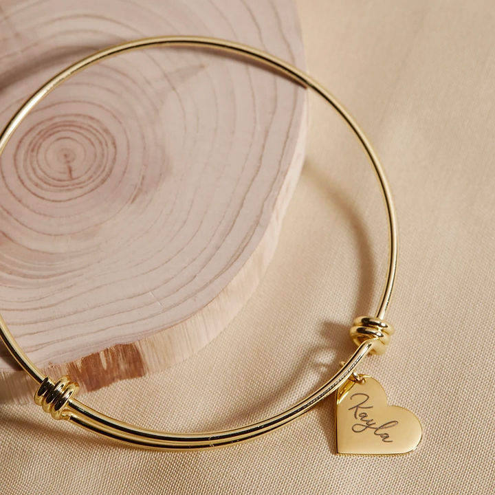 ✨ Celebrate Mum with a Personal Touch! ✨
Give Mum a gift straight from the heart with our Signature You Hanging Engraved Hearts Bangle Bracelet. 💖 Personalise it with up to 8 engraved heart pendants, each holding a special name—because every name tells a story!
💎 Available in Silver, 18K Gold, or 18K Rose Gold
💦 Tarnish & water-resistant for lasting beauty
💫 Adjustable fit for ultimate comfort
🎁 Mother’s Day Special – 30% OFF! Use code LOVEMUM30 at checkout. Don't miss this chance to spoil Mum! 💕
#Amberelle #AmberelleJewellery #MothersDayGift #EngravedJewellery #PersonalisedJewellery #GiftForMum #JewelleryWithMeaning #MumDeservesTheBest