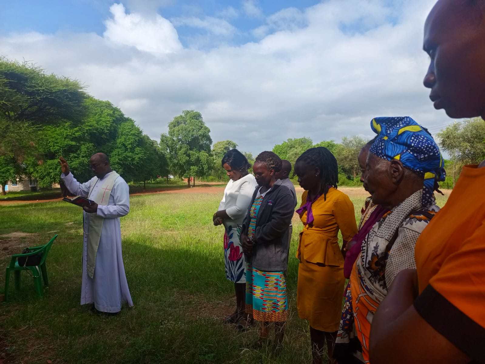 Our newly built Clinic for the disabled being blessed by Fr Edwin - ready for business on Monday!
Building our Community of Love.