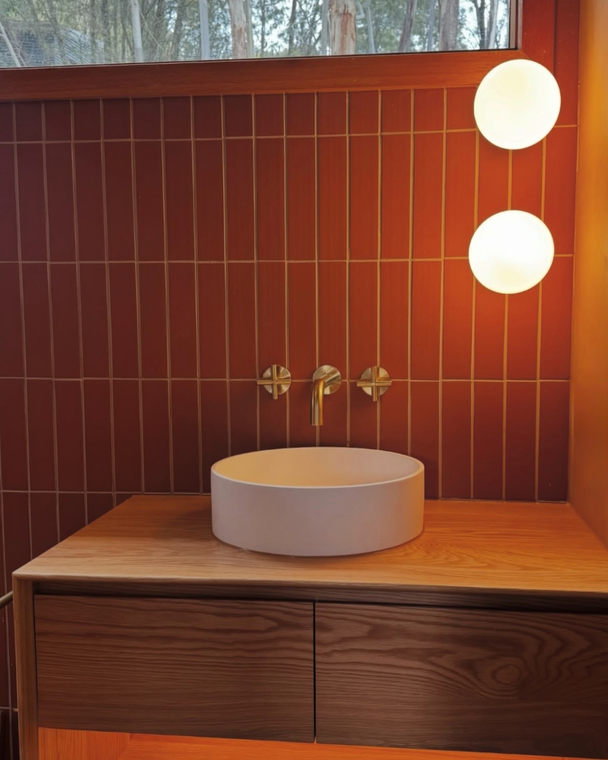 We'd love for you to check out this beautiful bathroom in Daylesford, where we completed the plumbing installation for @longpoint_building
Photography and home designed by @barnhomedesignandbuild,
#Plumbing #HepburnShire #BathroomInspo #Daylesford #HomeRenovation #InteriorDesign #BuilderLife #LongPointConstruction #BarnHomeDesign #Barnhome #tapware #Dayelsfordbuilder #terracottatiles #bathroomdesign #bathroominspo