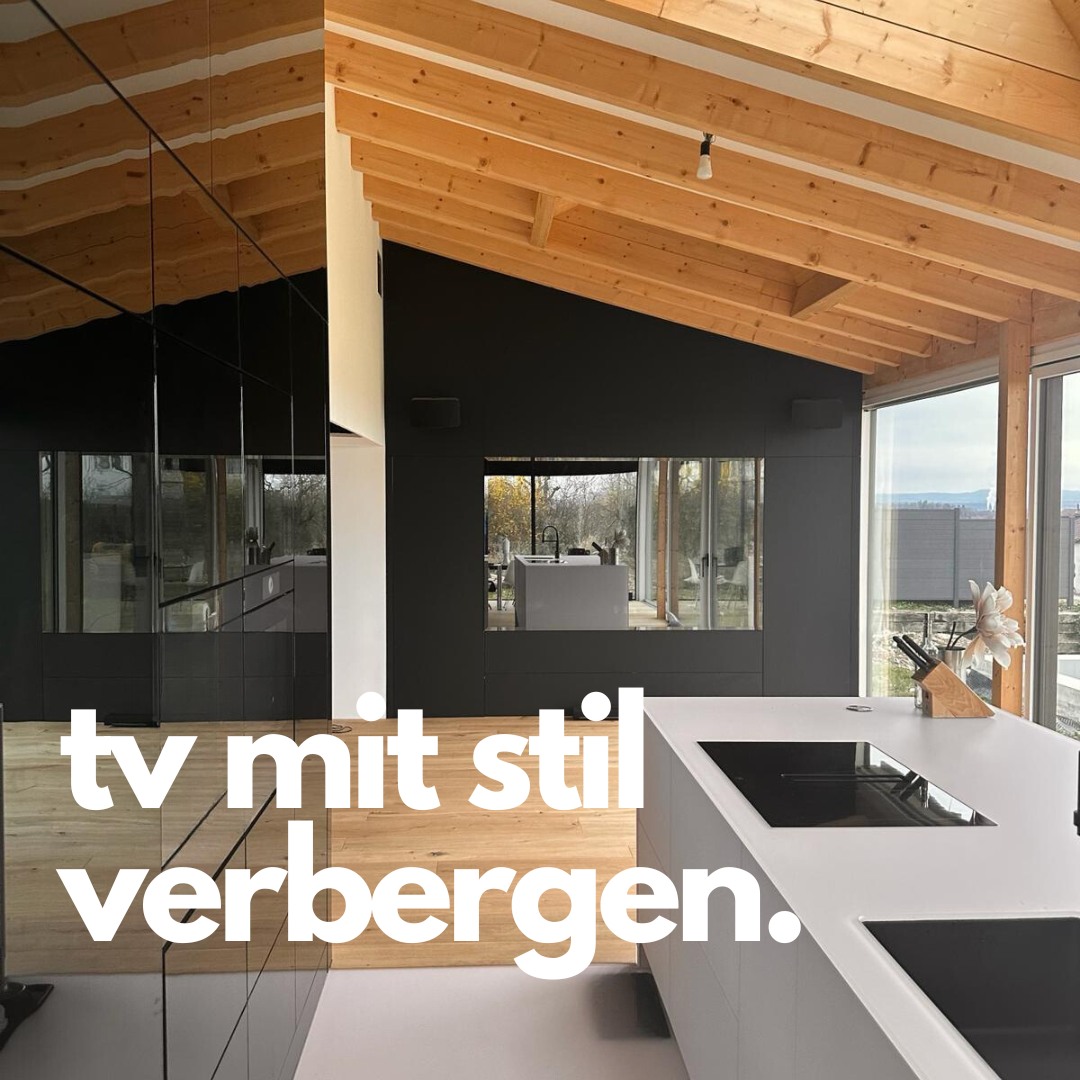 NEUES DESIGN-ELEMENT IM WOHNZIMMER.
Bei eingeschaltetem Fernseher siehst du das TV-Bild in gewohnt hoher Qualität. Sobald der Fernseher ausgeschaltet wird, verschwindet der Bildschirm hinter einem eleganten Spiegel, der dem Raum eine zusätzliche Tiefe verleihen kann.
#kurthglas #manufaktur #interiordesign #glaswand #lifestyle #innovativ #innenausbau #glas #spiegelmanufaktur #trend #design #spionspiegelglas