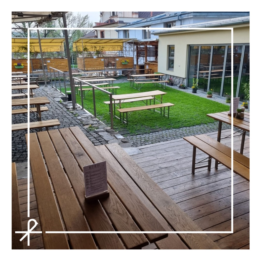 Na váš častý dotaz: Je zahrádka už otevřena? Odpovídáme ANO ☺️ Přijďte si vychutnat oběd, dezert nebo slaný snack a nápoje i venku na sluníčku. ☀️🌿
#zahradka #posezenivenku #kamzajidlem #bistrovlastovka #bistro #klatovy