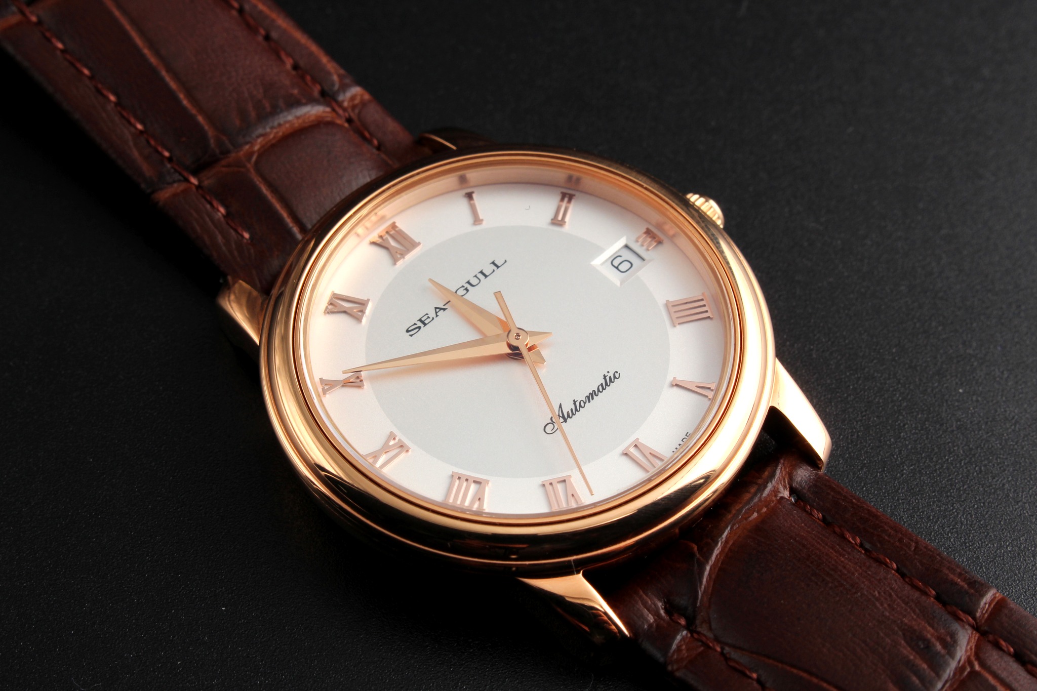Enjoy the luxury of rose gold with our Ultra Thin 8mm Thick Rose Gold Automatic timepiece.
https://www.seagullwatchcompany.com/product-page/seagull-ultra-thin-8mm-thick-rose-gold-case-automatic-watch-519-367
#chinesewatches #TimepieceTuesday #Timepiece #watches #chinamade #automaticwatch #rosegoldwatch #rosegold