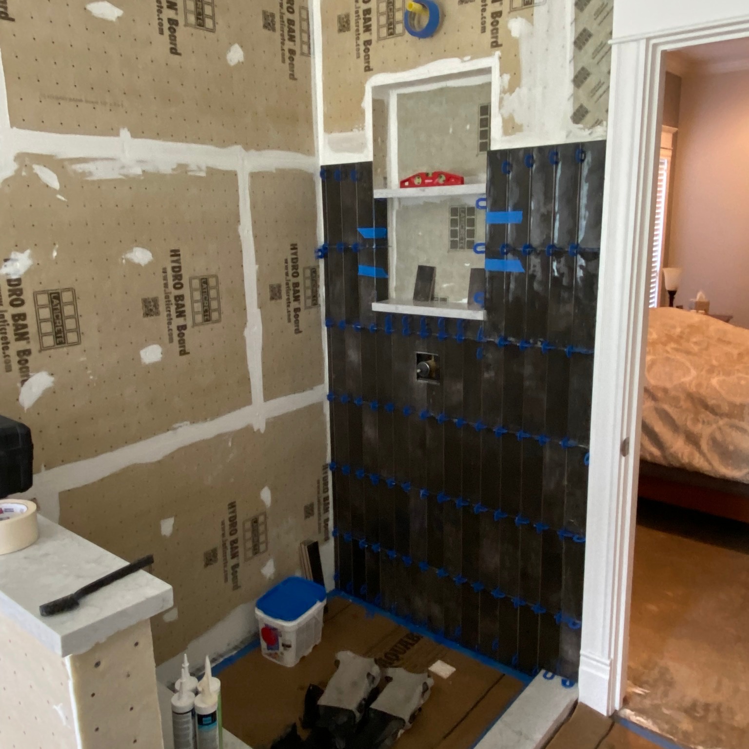 Progress pictures from the Nottingham Project.
#abovestandardsllc #tilesetting #tileshower #customshower #bathroomremodel #subwaytile #subwaytileshower