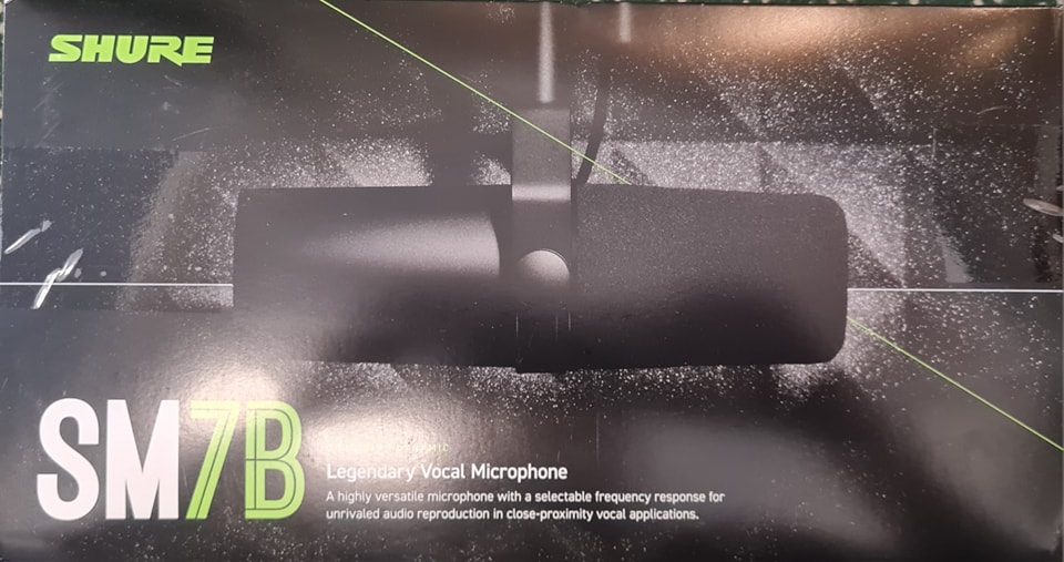 ‼️Neues aus Instrumentenhausen‼️
Shure SM7B
CHF 419.00
Jetzt bei Rock'N'Roli's Musik Shop.