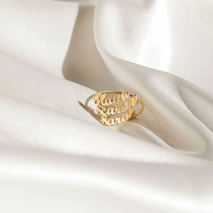 💍✨ Celebrate the ones you love with our Signature You 1-3 Name Ring! Personalise this elegant piece with up to 3 names and make it a truly meaningful statement. Crafted with high-quality stainless steel and available in silver, 14K gold, or 14K rose gold plating, it's the perfect combination of beauty and durability.
🌸 Enjoy 30% OFF for Mother's Day with code LOVEMUM30! Whether for yourself or a special someone, this adjustable ring makes the perfect heartfelt gift.
🎁 Don't miss out – limited time only! 💕
#Amberelle #AmberelleJewellery #MothersDayGift #PersonalisedJewellery #CustomRing #MeaningfulJewellery #GiftForHer #JewelleryWithLove