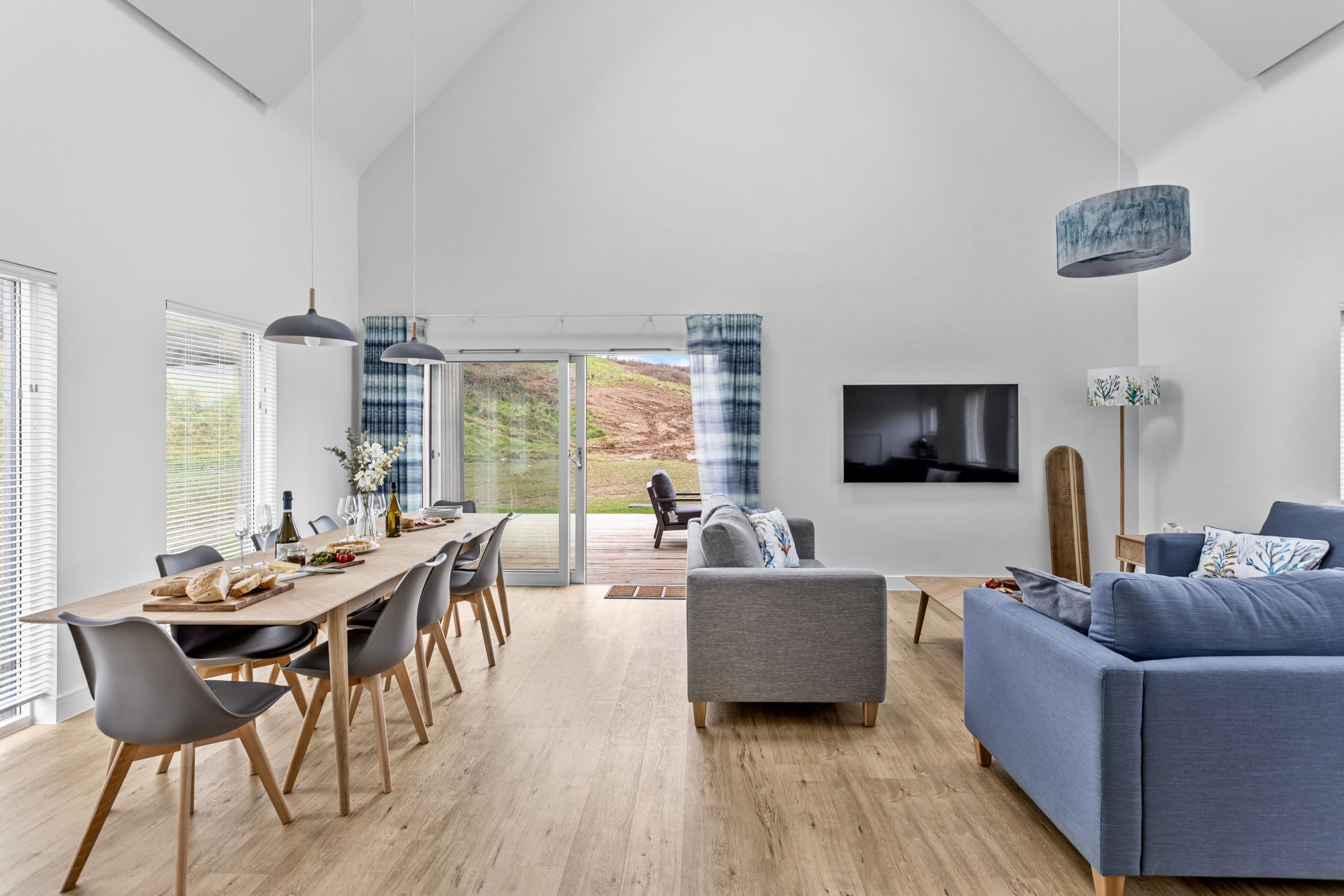 Designed for effortless socializing, this open-plan layout offers a stylish kitchen and dining area, with sliding doors leading the terrace, perfect for family gatherings and relaxed coastal living.
Nestled in stunning countryside and just moments from Woolacombe Bay, this eco-friendly retreat is the ideal escape for those craving fresh sea air and breathtaking views.
🔗 Tap the link in our bio to book your dream coastal getaway!
#Willingcott #MayBankHoliday #SprinkBankHoliday #LongWeekendRetreat #EscapeToTheCoast #LuxuryLiving #DevonEscape