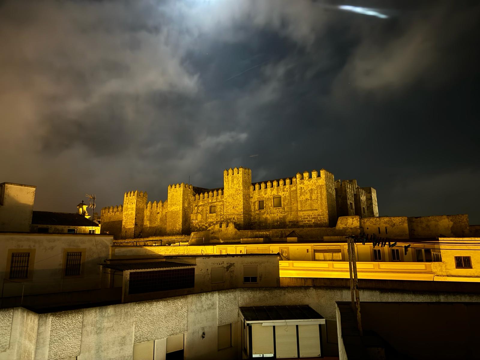 Dramatic skies over the castle
#Tarifa #castilloguzmantarifa