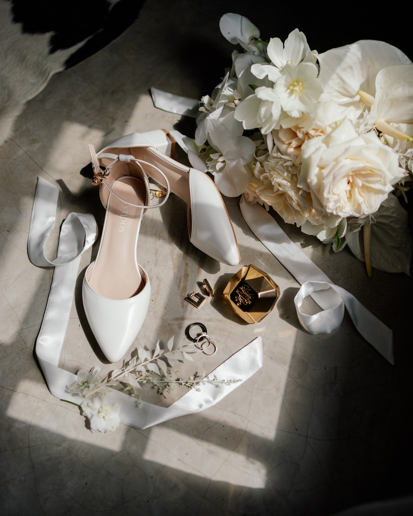 When the sun filters through, every little detail becomes a work of art. These moments, perfectly laid out, remind us that the smallest things make the biggest impact.
Bride: @kayla_bester_fouche
#bridetobe #weddingphotography #weddinginspo
#wedding #weddingideas