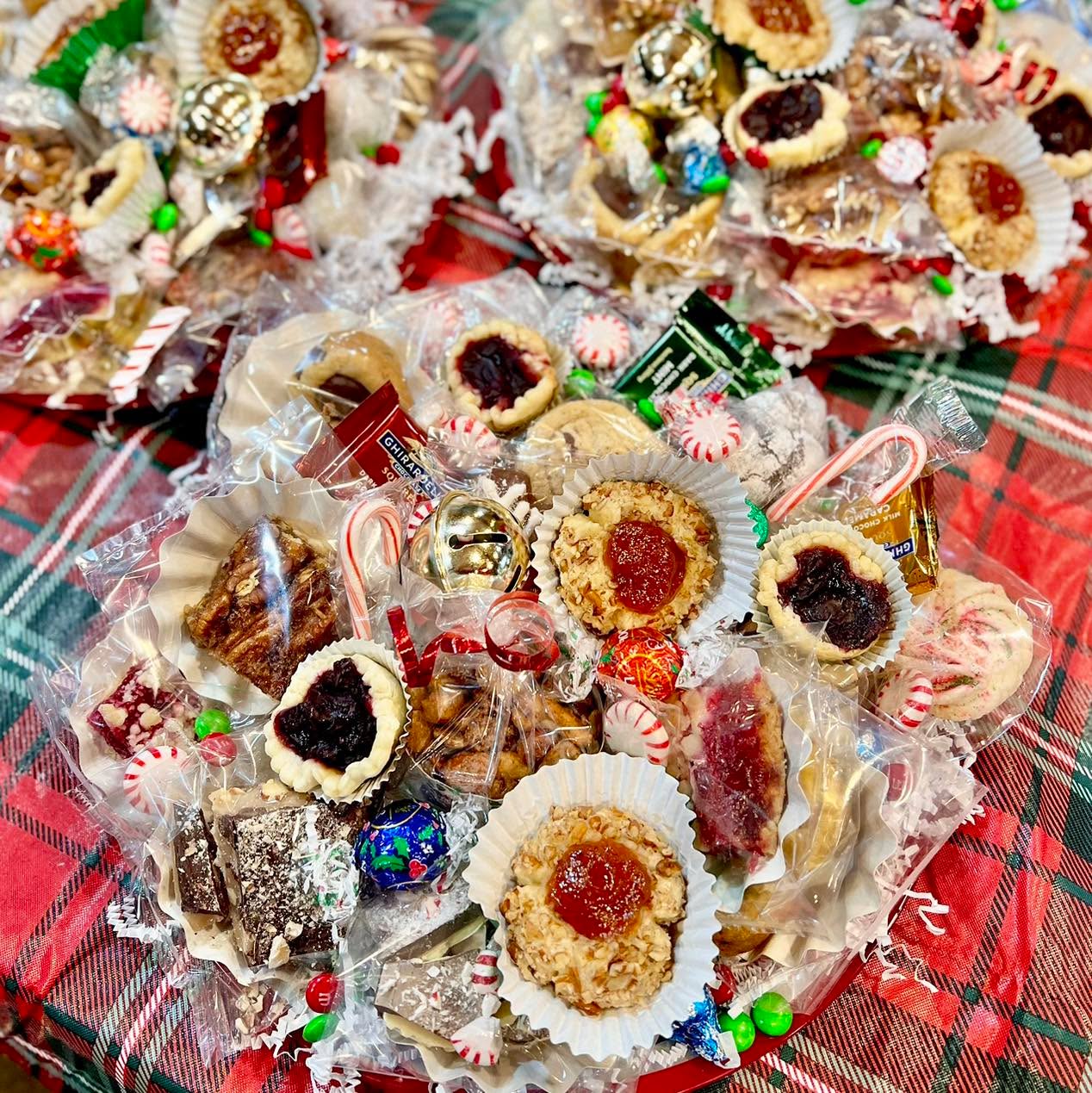 Ok Payson, we only have a few of our delicious artisan homemade, made from scratch dessert platters left!! Along with a few of our famous newly designed sugar cookie gift boxes! Lots of 50% off Christmas merch as well! Gift baskets and more!
This will be the last chance to have our goodies for 2023! DON’T MISS OUT!
We hope to see you in soon!
614 N Beeline Hwy