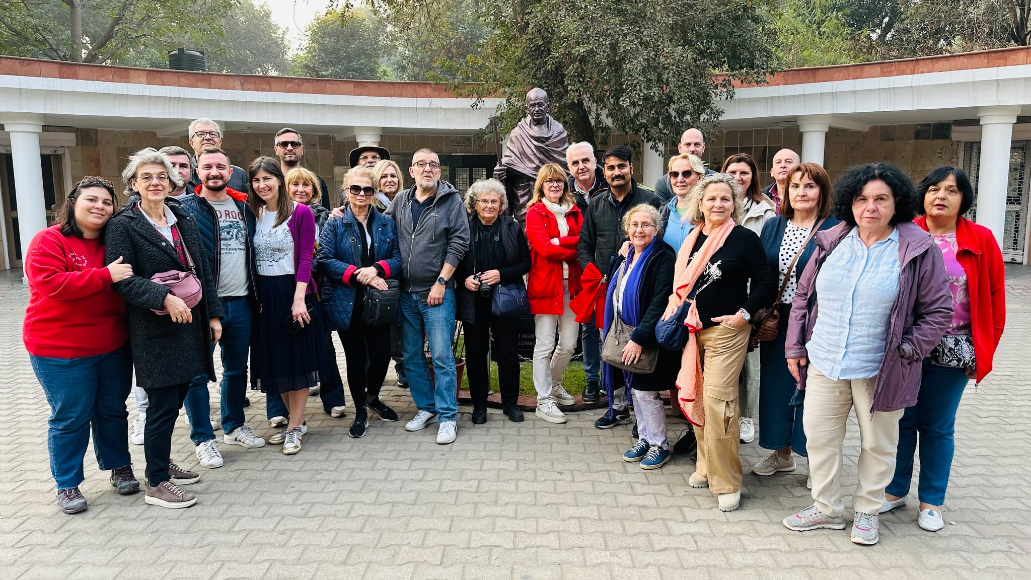The journey is an ongoing process, sometime through routes and sometime through memory lanes ......... Deepti Verma
Another group from Russia enjoying great hospitality and diverse stories by our amazing STORY TELLER......
#seventhheavenexperriences #instatravel #photography #travelblogger #india #delhi #agra #jaipur #rajasthan #explore #travelexpert #traveltheworld #travelexperience #incredibleindia #chaigaram #aroundtheglobe #curatedexperience #beourguest #experientialtravel #travelblog #travelgram #aroundtheglobe