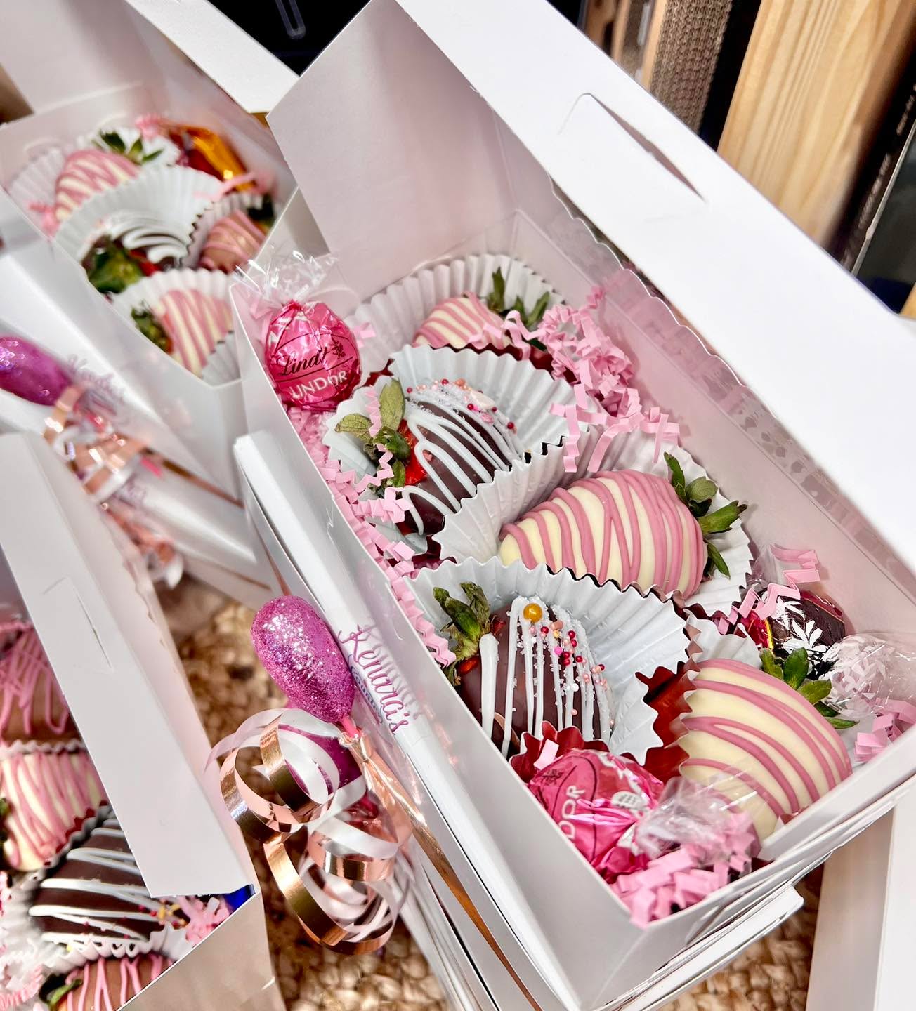 💝Valentine’s Day is here!!!💝
We’ve got all you need for your Valentine this year! 💌 This is the last week to purchase before we are gone! Don’t miss these amazing delights:
💝Deliciously Gourmet Hand Dipped Callebaut Chocolate Covered Strawberry Gift Boxes 🎁
💘Fresh Classic Cannolis!! 😍
💝Hand Piped Jumbo 1lb Sweetheart Sugar Cookies!! (Serves 6-8+ depending on serving size)
💘Fresh Mini Berry Tarts (Perfect Shareable Treat 🥰)
💝Delicious White Chocolate Strawberry 🍓 Blondies w/ Strawberry Glaze!
💘They’re Back! Fresh Berry Danish Hearts! 💕
💝Decadent Valentine Themed Chocolate Sugar Cookies!
💘Last Chance For Our Famous Chocolate Chip Cookies! 🍪
💝Rockstar Granola!!
Remember, we will only have these items until Friday so hurry in!! Plus we are still offering 25% off of all non food items!
See you this week! 😁
614 N Beeline Hwy
Tuesday-Friday: 10-5pm