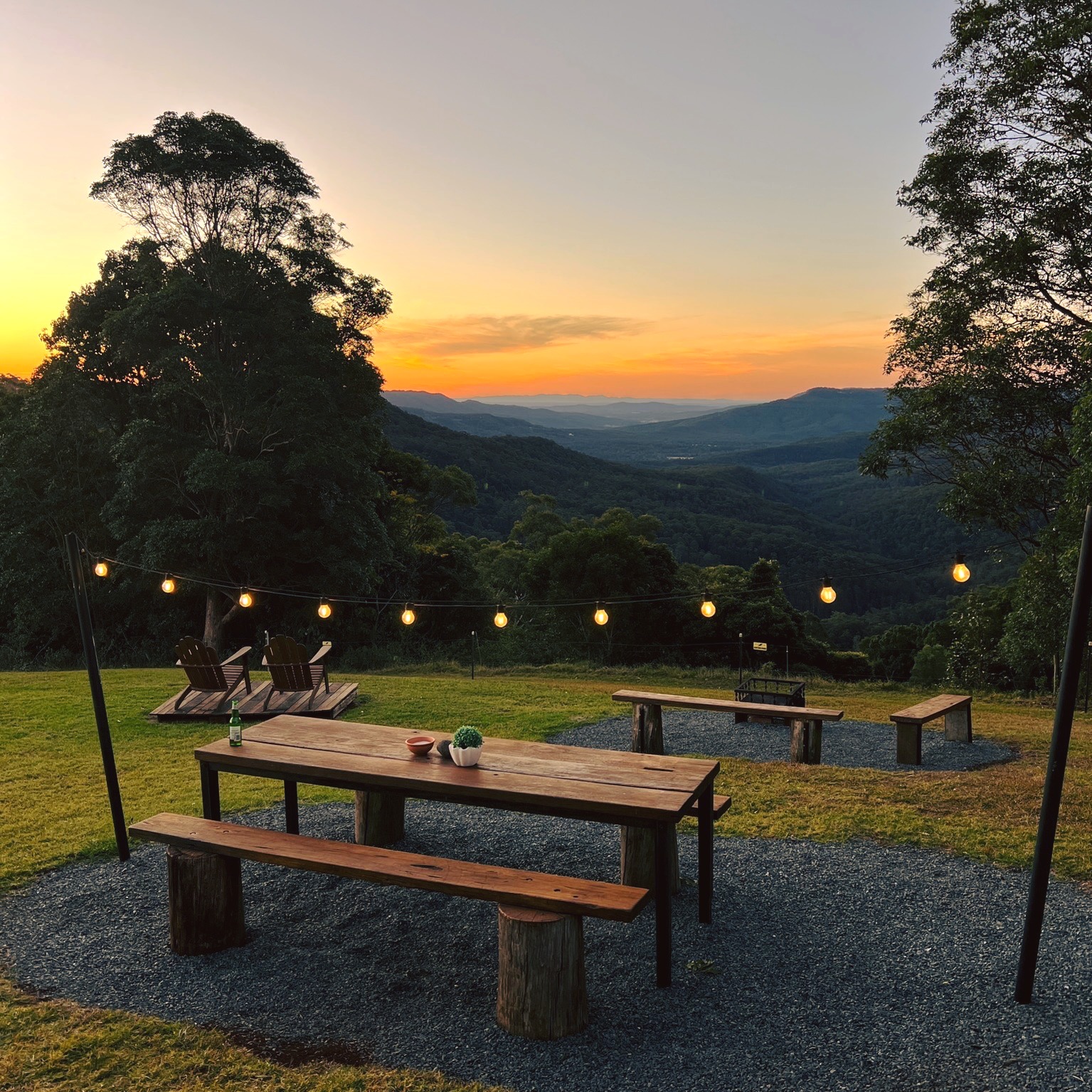 Create memorable moments, Get cozy around the fire pit and enjoy breathtaking sunsets π
β¨ Our country sunsets will take your breath away! β¨π₯
#SunsetVibes #Stargazing #OutdoorEntertainment #FirePitLife #NatureLovers #scenicrim #fyreflyretreat #tinyhouseliving