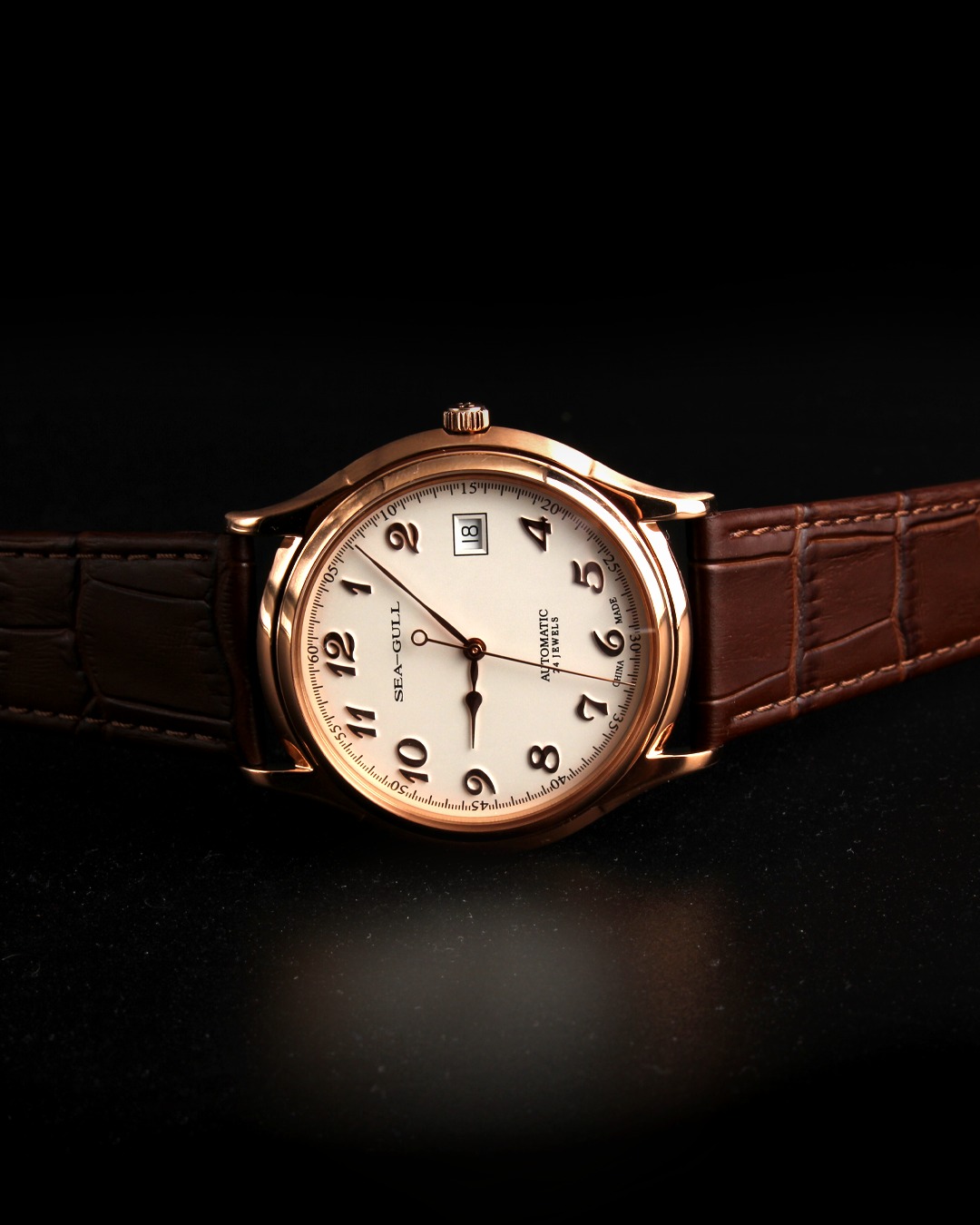 Introducing the Seagull 9mm Ultra Thin 39mm Automatic Watch – a sleek, stylish everyday essential for your wardrobe!
#chinesewatches #TimepieceTuesday #chinamade #Timepiece #automaticwatch #watches #timepiece