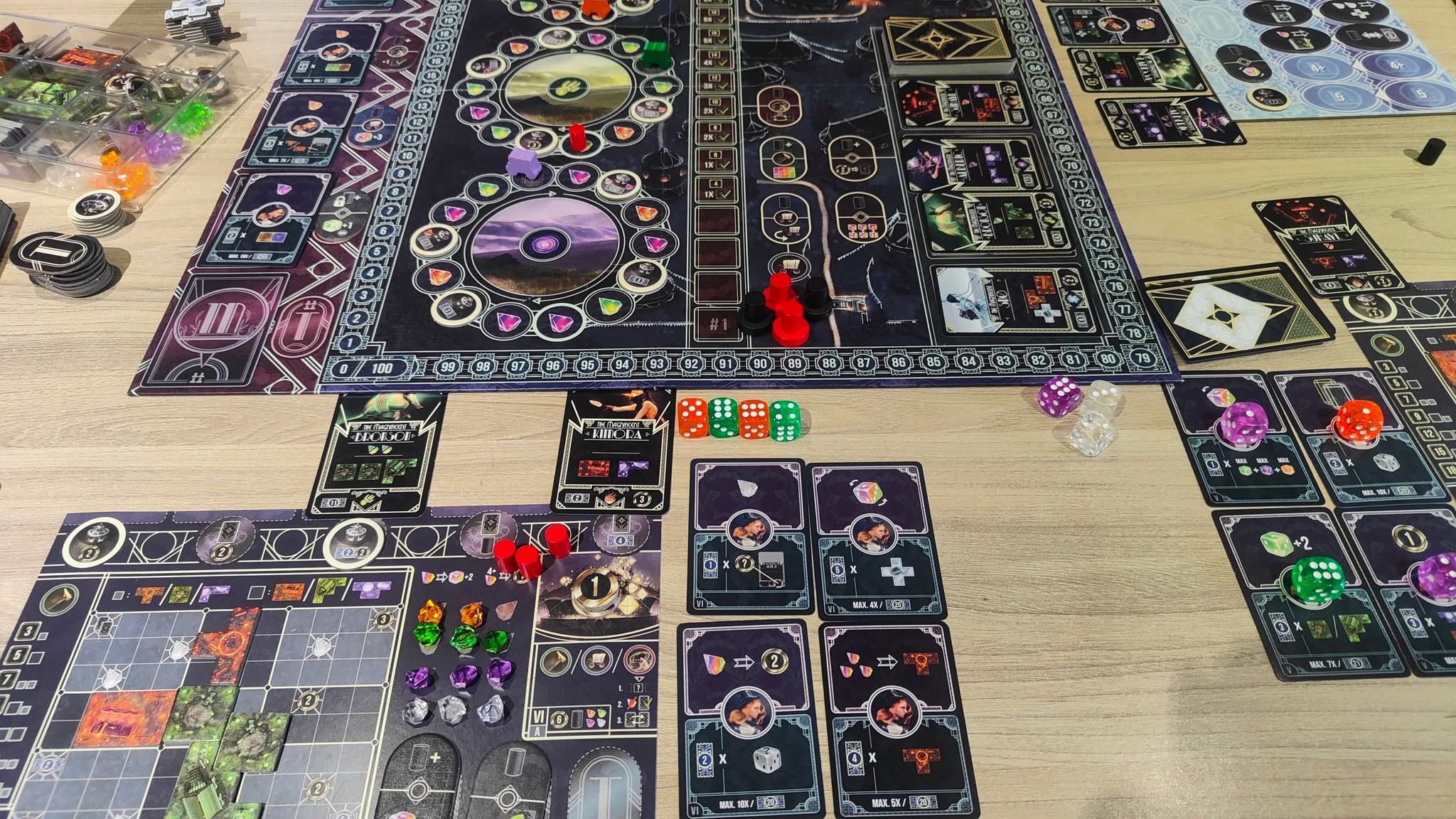 I know we've bee promoting Forest Folk a lot recently. However, on a rainy Sunday afternoon sometimes you just have to get a classic out and get nice and cosy.
The Magnificent from Aporta Games is still one of our favourites.
A great design by Eilif Svensson and Kristian Amundsen Østby
#aportagames #boardgames #boardgamesunday