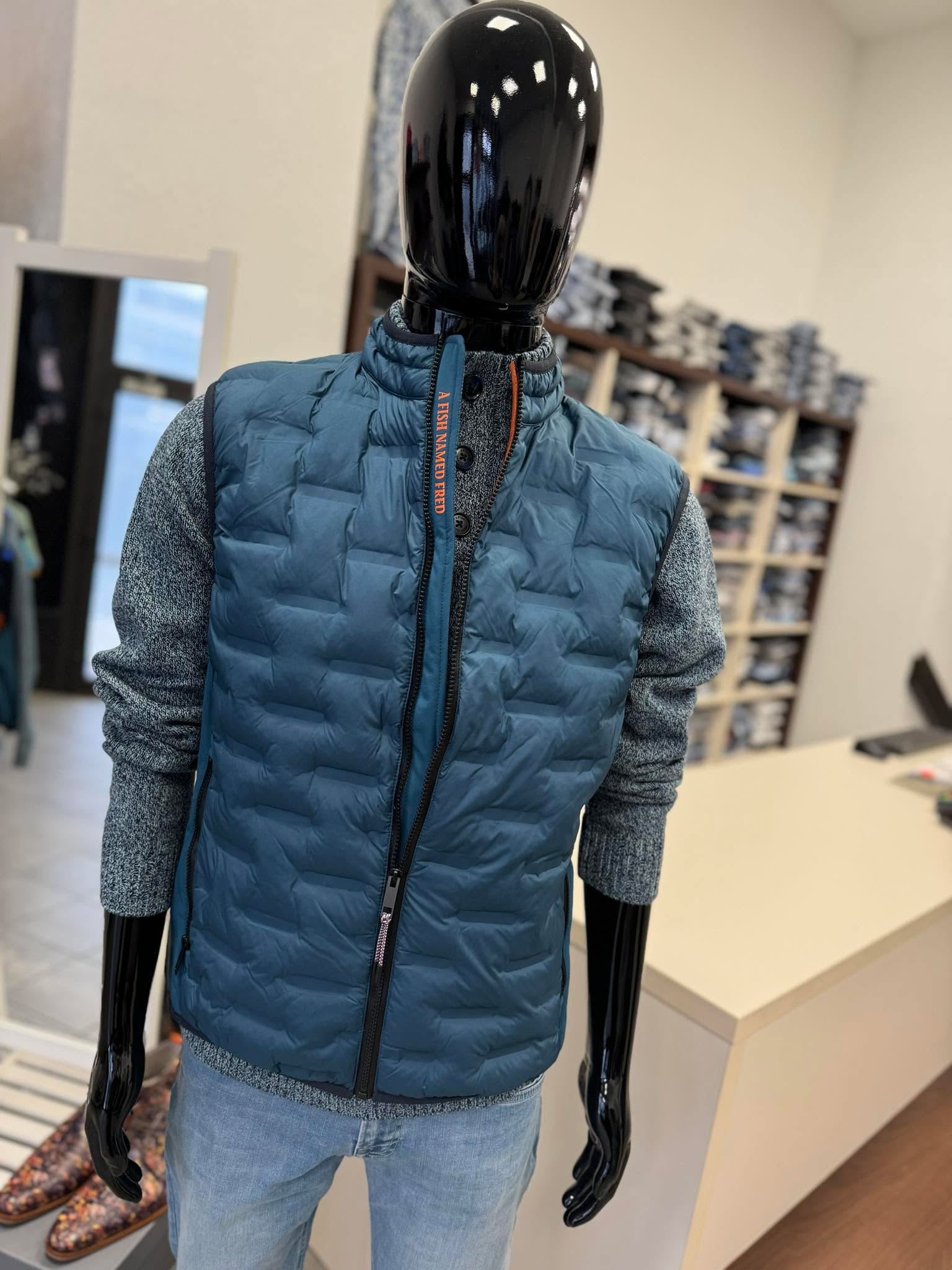 Volnočasová vesta značky A Fish Named Fred. velikosti S - 5XL ✌👌cena: 3399,-
e-shop: https://www.mejta.cz/product-page/p%C3%A1nsk%C3%A1-vesta-a-fish-named-fred-2