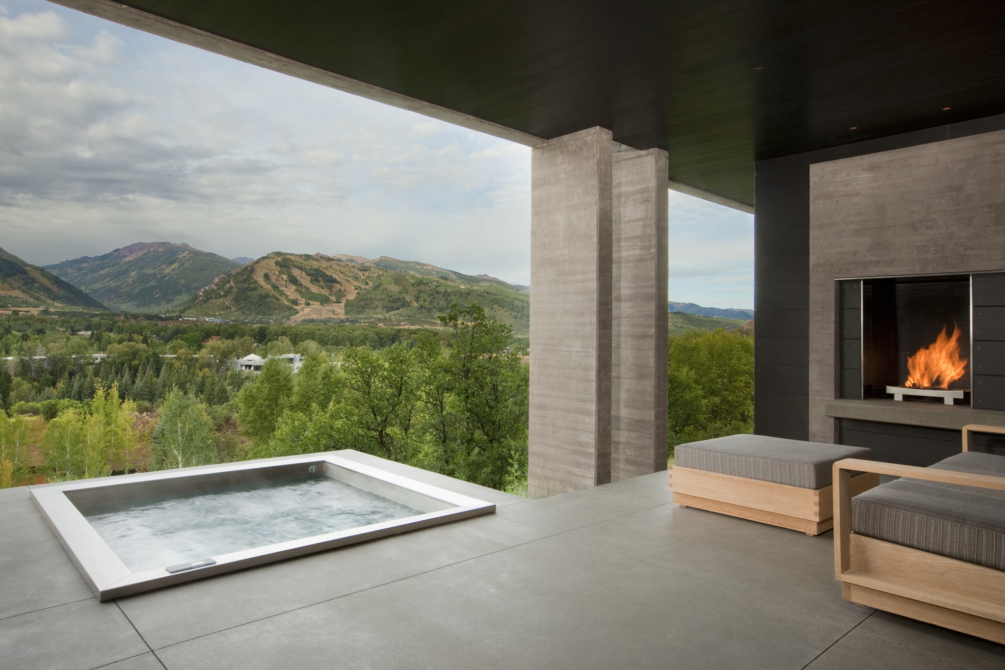 relaxation redefined
A refined overlook spa is a part of the series of terraces to this residence perched on Red Mountain. By taking advantage of a steep slope, BG took outdoor living to the next level by delivering expansive views of the Roaring Fork Valley by day ⛰and the stars by night.✨
📸: @jasondewey
spa contractor: @diamond_spas_co
#landscapearchitecture #landscapearchitect #landscapedesign #design #terracedesign #nativeplantings #sculpture #spa #designinspo #mountainviews #colorado #outdoorliving
