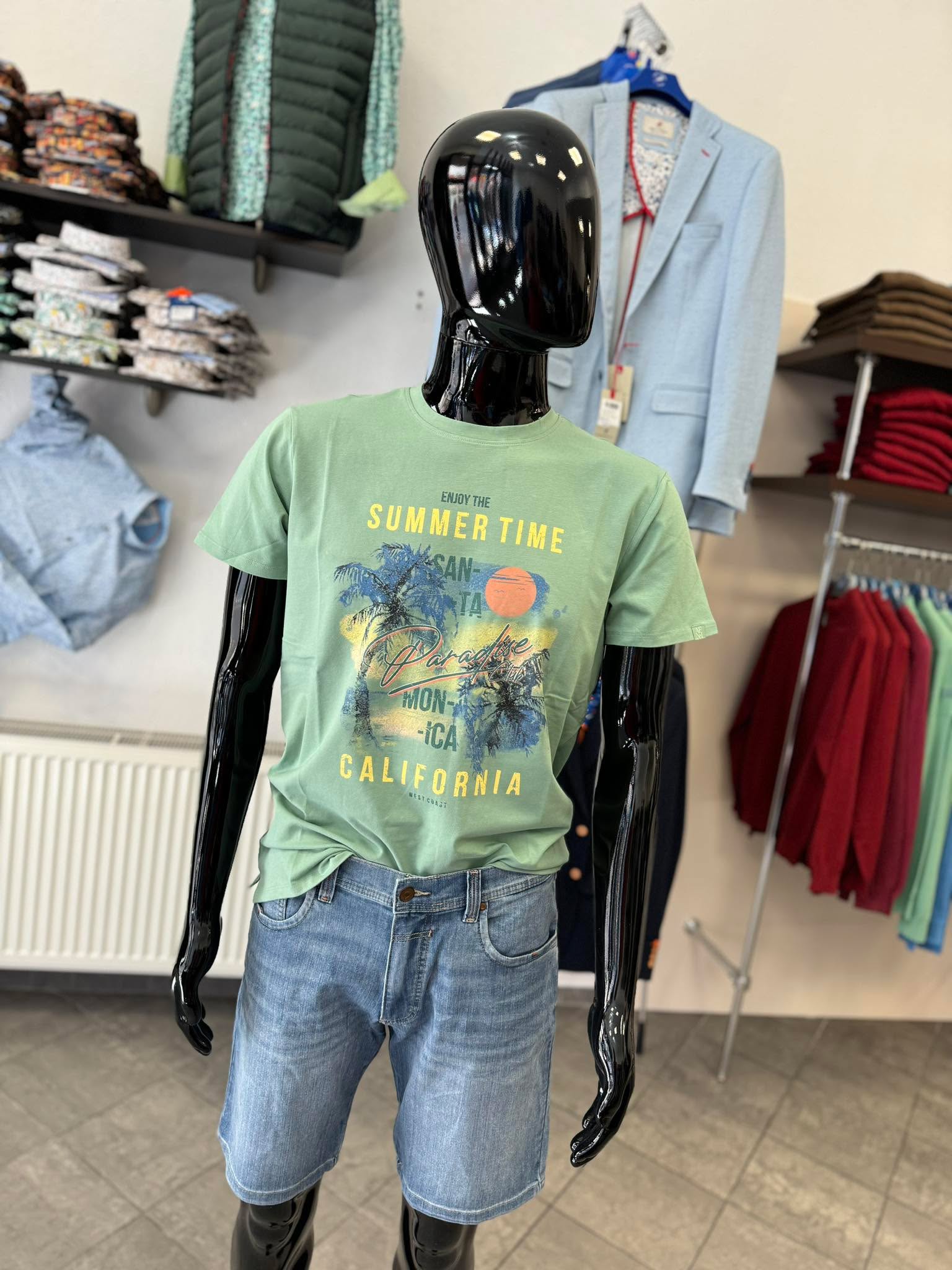 Naše oblíbená letošní barvička. ✌👌
e-shop: https://www.mejta.cz/product-page/a-fish-named-fred-p%C3%A1nsk%C3%A9-triko-4
Sledující