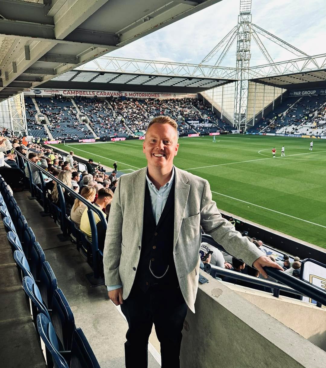 Off the plane and straight to Deepdale 😎.
Kicking off the 4th season of entertaining North End fans in The Invincible’s 🤍
Unbelievably lucky 🙏🏼