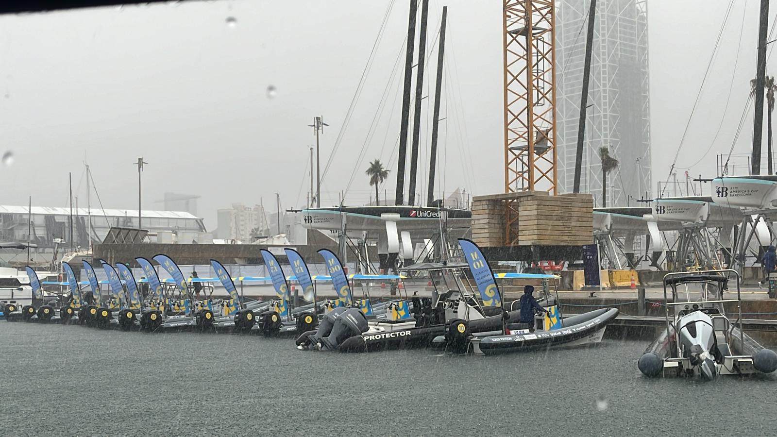 Salty fleet taking shelter in Port Olympic as thunder and lightningpasses through the race course 🌩⛈🌩⛈🌩⚡️-