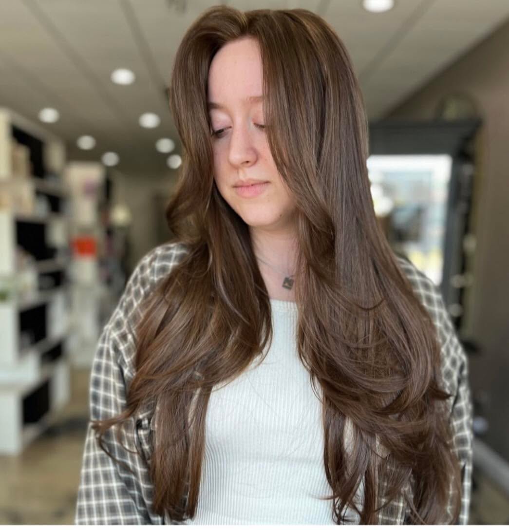 You can also add dimension to your look with beautiful layers that bring out the best in every strand! ✨ If it’s volume, texture and movement you’re after, layered hair is the ultimate way to elevate your style.
Done by Gabriella @hairbygabriella_a out of our Guilderland Albany location 1801 Western Ave Albany NY 12203