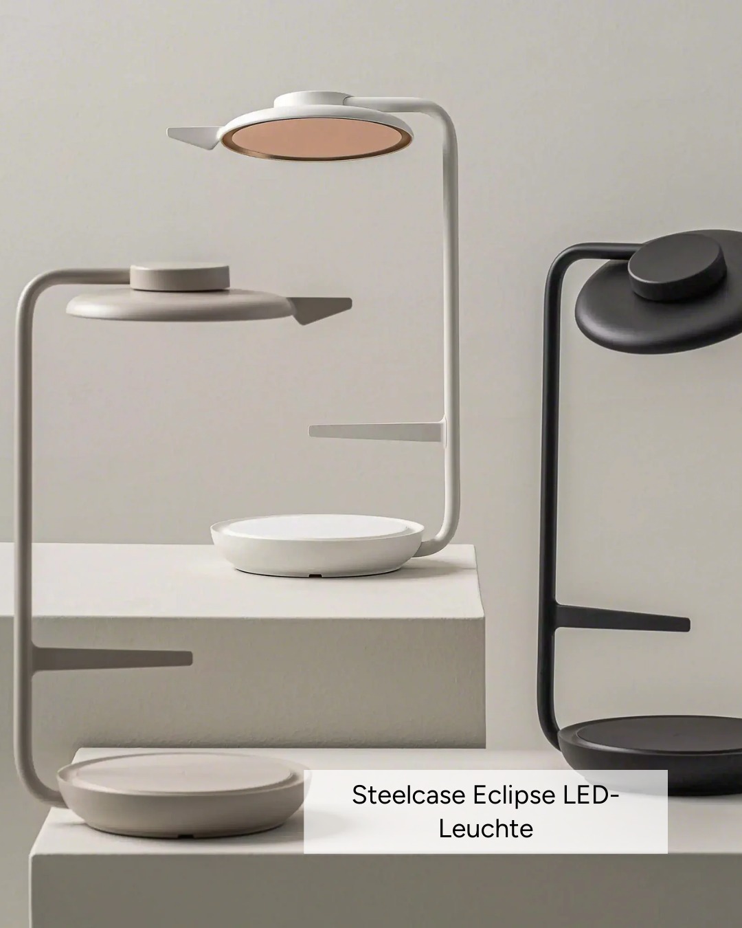 Licht beeinflusst unsere Konzentration, unser Wohlbefinden und sogar unsere Augen – deshalb ist die richtige Beleuchtung so wichtig! Mit der Steelcase Eclipse LED-Leuchte erhältst du nicht nur eine stilvolle Lichtquelle, sondern auch ein durchdachtes Beleuchtungskonzept für produktives Arbeiten.
Klingt nach der perfekten Leuchte für dich? Dann schau bei unserem Profil vorbei und gewinne die Eclipse LED-Leuchte von Steelcase bis zum 27.03.2025!
#Gewinnspiel #Lichtkonzept #VielGlück #GiveAway #HomeOffice #Büroausstattung