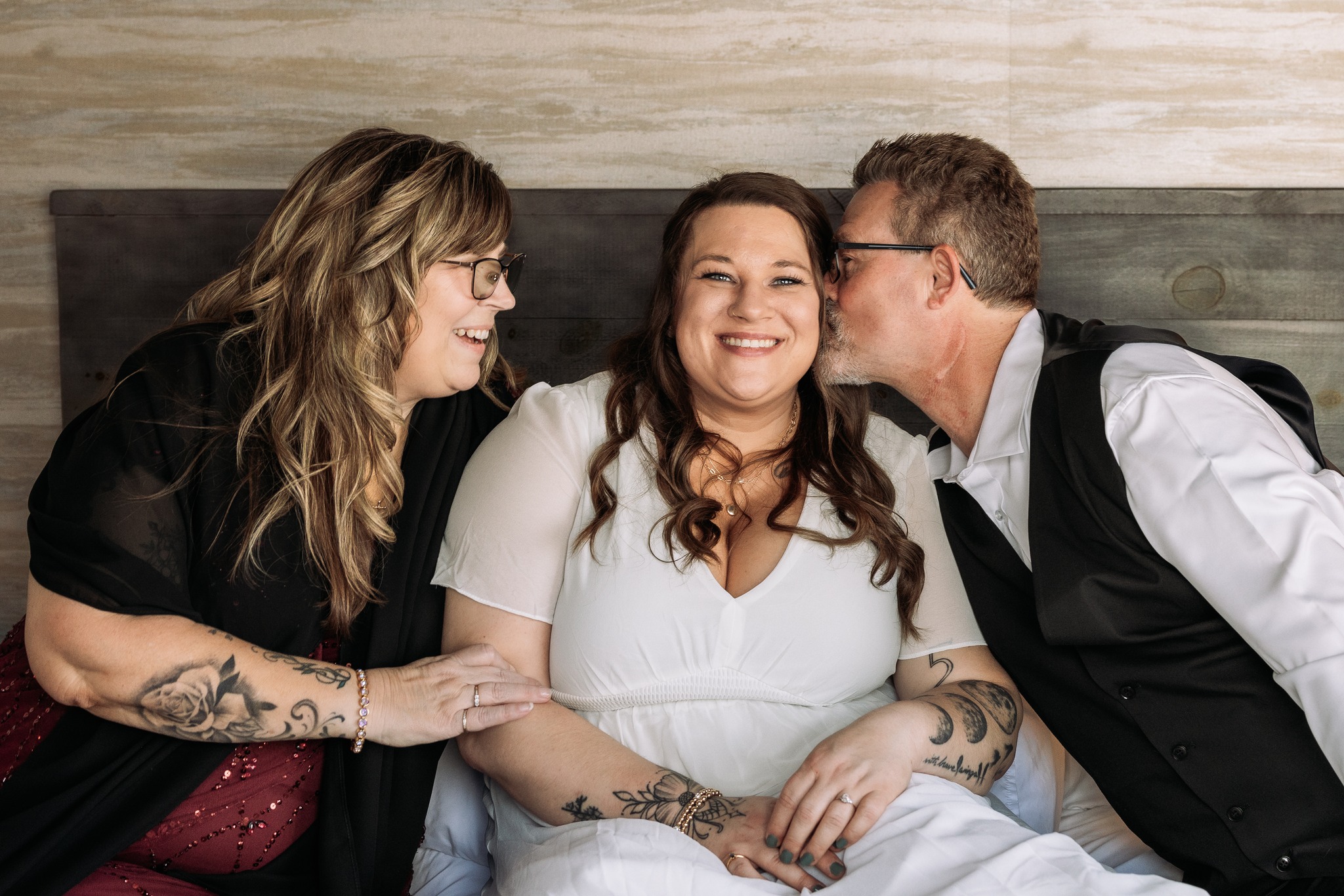 Congratulations Craig and Aubrey, may your marriage be blessed beyond belief! Thank you for the opportunity to celebrate with you and your families.
#pierbduluth #winterwedding #bonniejordanphotography #thecutestcouple #weddingphotographersmn #duluthweddingphotography