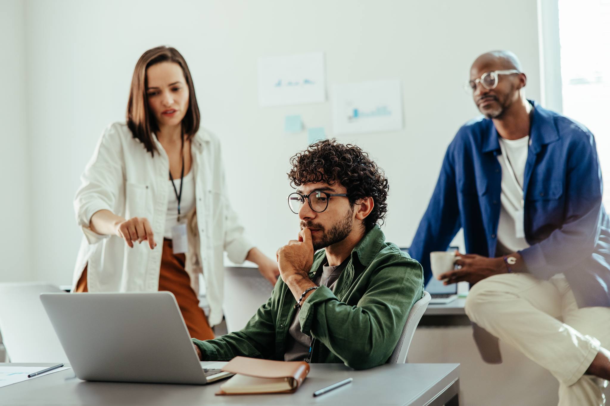 Na Baobá Work, entendemos que o ambiente onde você realiza seus negócios, reuniões e treinamentos diz muito sobre a sua empresa. Nosso espaço é cuidadosamente projetado para transmitir profissionalismo, inovação e conforto, garantindo que sua marca seja vista da melhor forma possível.
Aqui está o que você e sua marca encontrarão na Baobá Work:
1️-Espaços Elegantes:Ambientes que impressionam e transmitem credibilidade.
2️- Infraestrutura Completa: Salas de reunião equipadas com tecnologia de ponta.
3- Localização Privilegiada: Bairro da Sumaré, em São Paulo, com fácil acesso e comodidades ao redor.
4️- Flexibilidade e Praticidade: Soluções personalizadas para suas necessidades específicas.
Traga seus negócios para a Baobá Work e experimente a diferença.
Agende uma visita e veja como nosso espaço pode elevar a percepção da sua marca.
#baoba #dayuse #reunioescorporativas #treinamentodeequipe #sumare #vemtrabalharconosco
