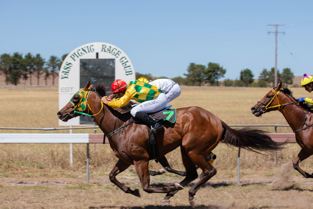 A few early snaps from the talented Corrine at @redfoxphotographycbr —and what a stunning job she’s done! 📸✨
There’s plenty more to come in the coming weeks, but for now, enjoy this first look at some special moments from race day.
#WindroseYassPicnicRaces #RedFoxPhotography #YassRaces #CountryRacing #RaceDayMagic