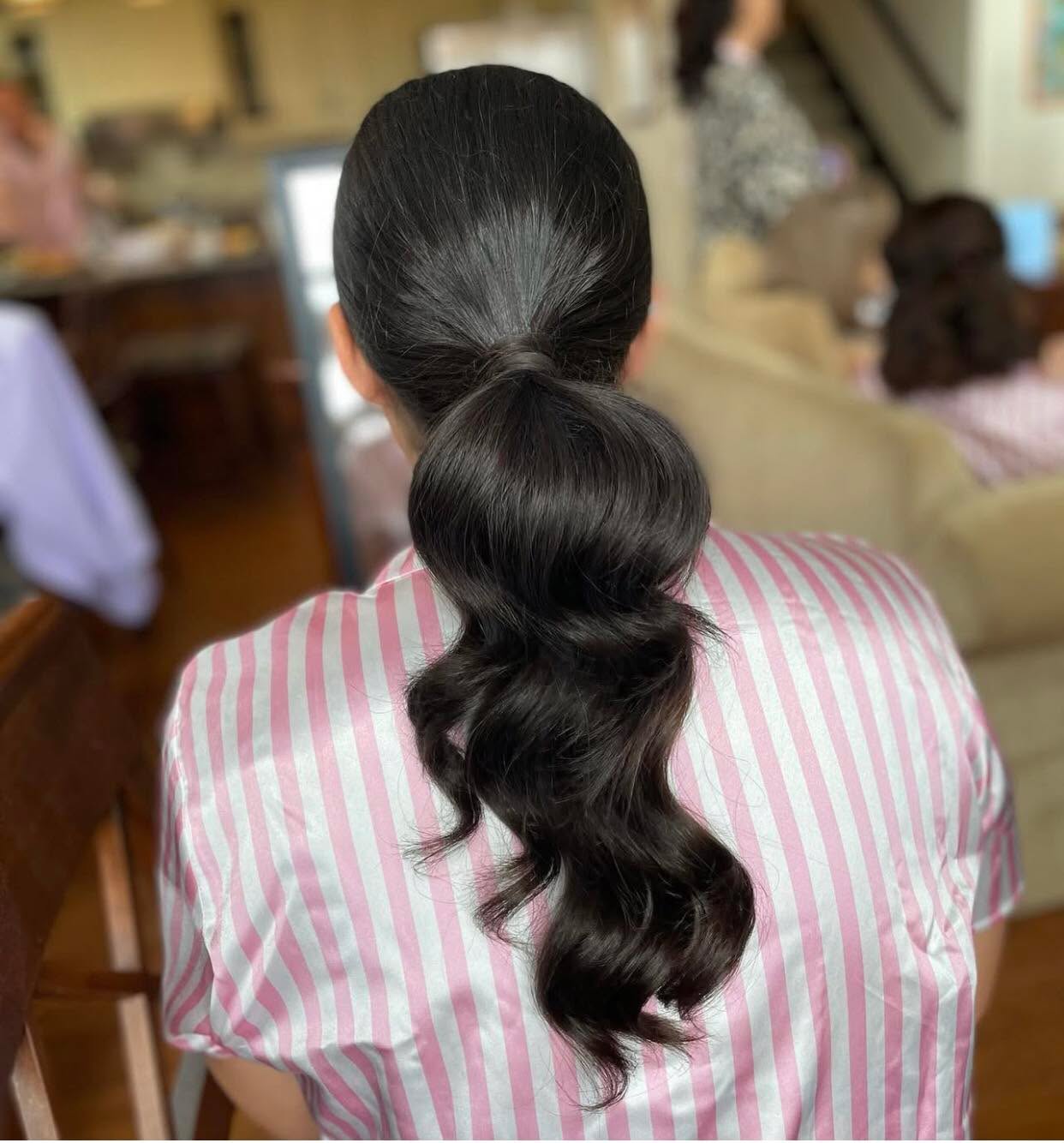 ✨Low pony dreams by Alyse DiTrapano @alyseditrapano3 ✨
Schedule your bridal hair with Alyse to have the hair of your dreams for your special event! Link in our bio to book with Alyse virtually or dm her 📨
Slēk Salon Albany - 1801 Western Ave Albany NY 12203
Slēk Salon Clifton park - 1603 Route 9 Halfmoon Ny 12065