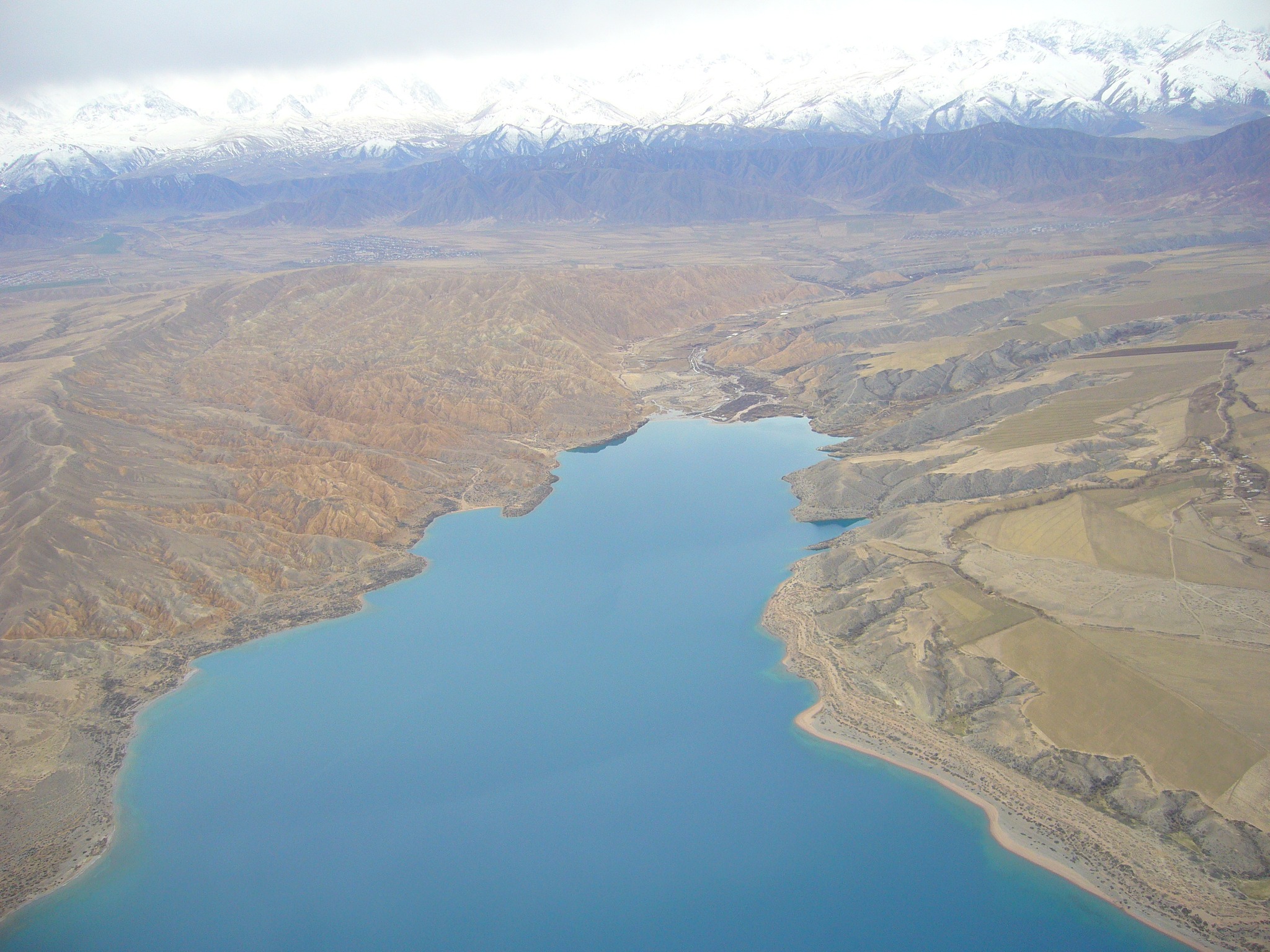 🚁🌲 Hover over the lush landscapes and rugged peaks of Kyrgyzstan with Arista Travel. An aerial journey like no other! 🏞️✨ #Kyrgyzstan #Nature #AristaTravelAsia #HelicopterAdventure