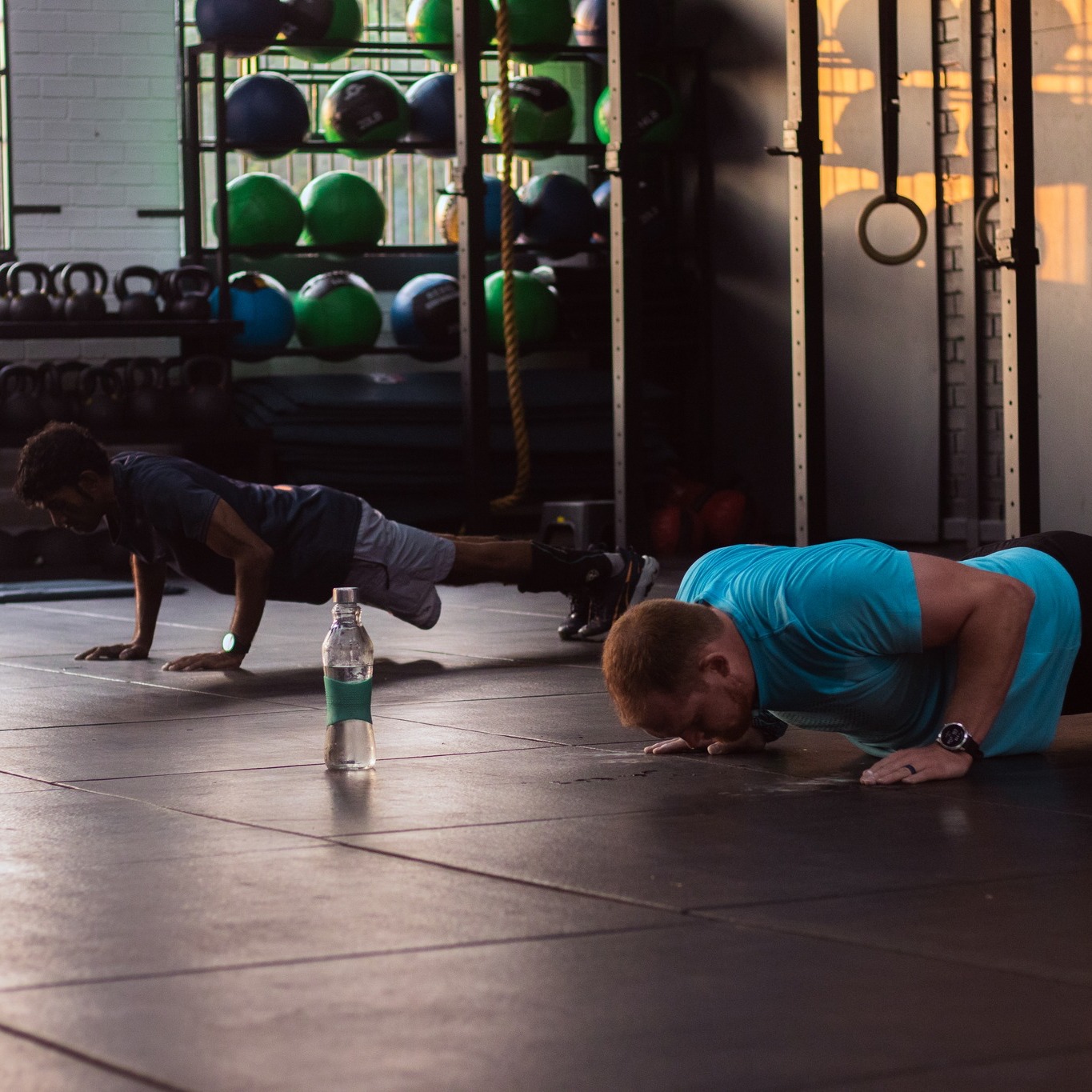 Why are we always so strict to make sure your chest and thighs touch during a push-up?
Full ROM push-ups build stronger, more resilient muscles and joints than partial reps. They’re a cornerstone of functional strength—never sacrifice form for reps! 💪