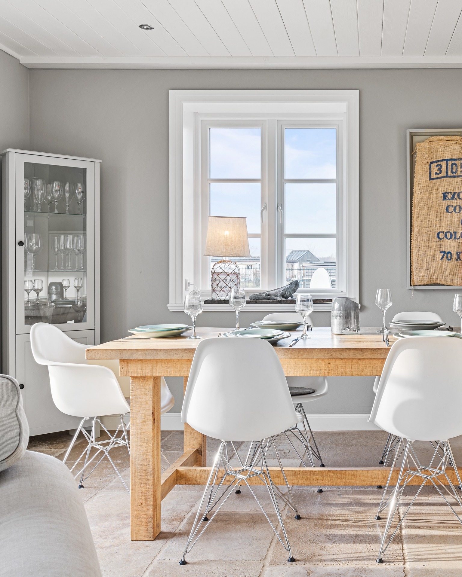 Ich durfte für @golde_spo dieses wunderschöne Ferienhaus in St. Peter-Ording fotografieren. Weitere Bilder dazu findet ihr auf meiner neuen Referenzseite. Eine wirklich tolle Innengestaltung mit schönen Materialien und sehr harmonischen Farben.
Alles Liebe, Anna
#immobilienfotografie #luxuryliving #urlaubammeer #nordsee #nordseeurlaub #nordseeküste Ich durfte