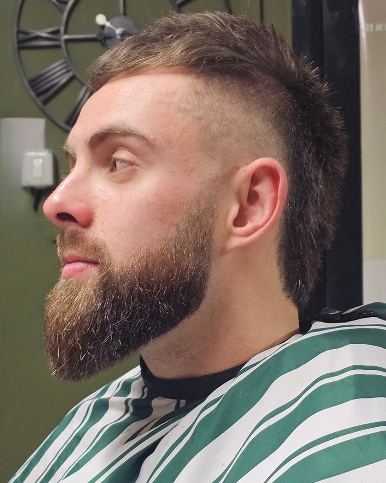 6 weeks in to growing this mullet and sculpture this beard, was less the 2 weeks prior he wanted to shave the beard 😵 but in true Stacy fashion managed to get him to trust his barber and now he's made up with the results!
#wirralbarbershop #wirralbarbers #barbershop #beard #beardstyle #bearded #mullet #faded #sculpture #lovemyjob #lovewhatyoudo