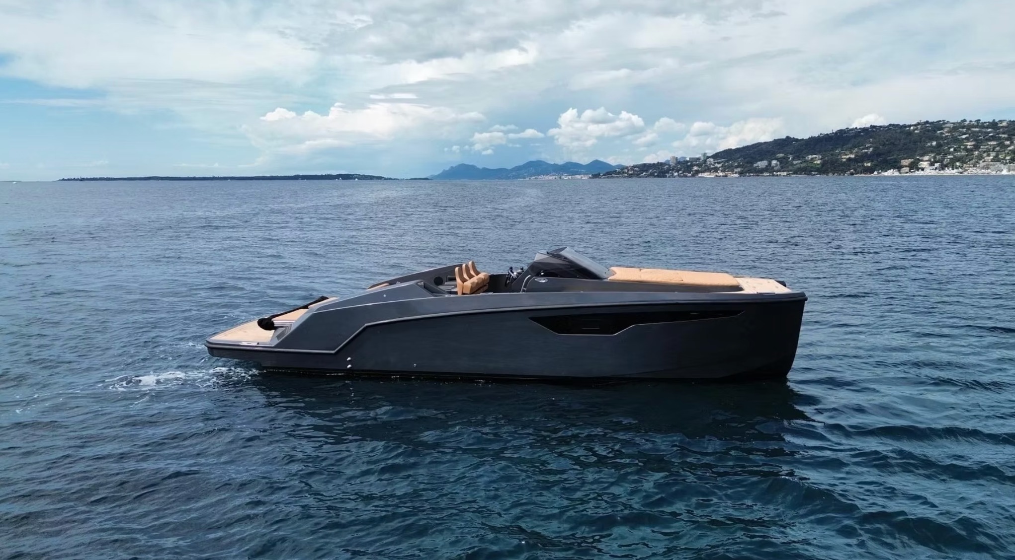 🚤 Cap sur l’élégance avec l’Aurea 30 !
Disponible à la location chez Sacha Boat Services à Cannes ☀️🌊
Ce catamaran à moteur de luxe de 9,16 m, avec ses 2 cabines et sa salle de bain, est parfait pour une journée chill entre amis ou un moment d’exception en famille 💫
📍 Départ : Port de Golfe Juan
🧭 Sorties journée ou sunset
👥 Jusqu’à 10 personnes
💼 Avec skipper inclus
📲 Plus d'infos et réservations ici : https://www.sachaboatservices.com/aurea-30
Téléphone : +33(0)6.30.08.30.31
Email : sachaboatservices@gmail.com
#Aurea30 #LocationBateau #Cannes #BoatRental #CôteDAzur #SachaBoatServices #LuxeEnMer #CatamaranVibes #SummerReady