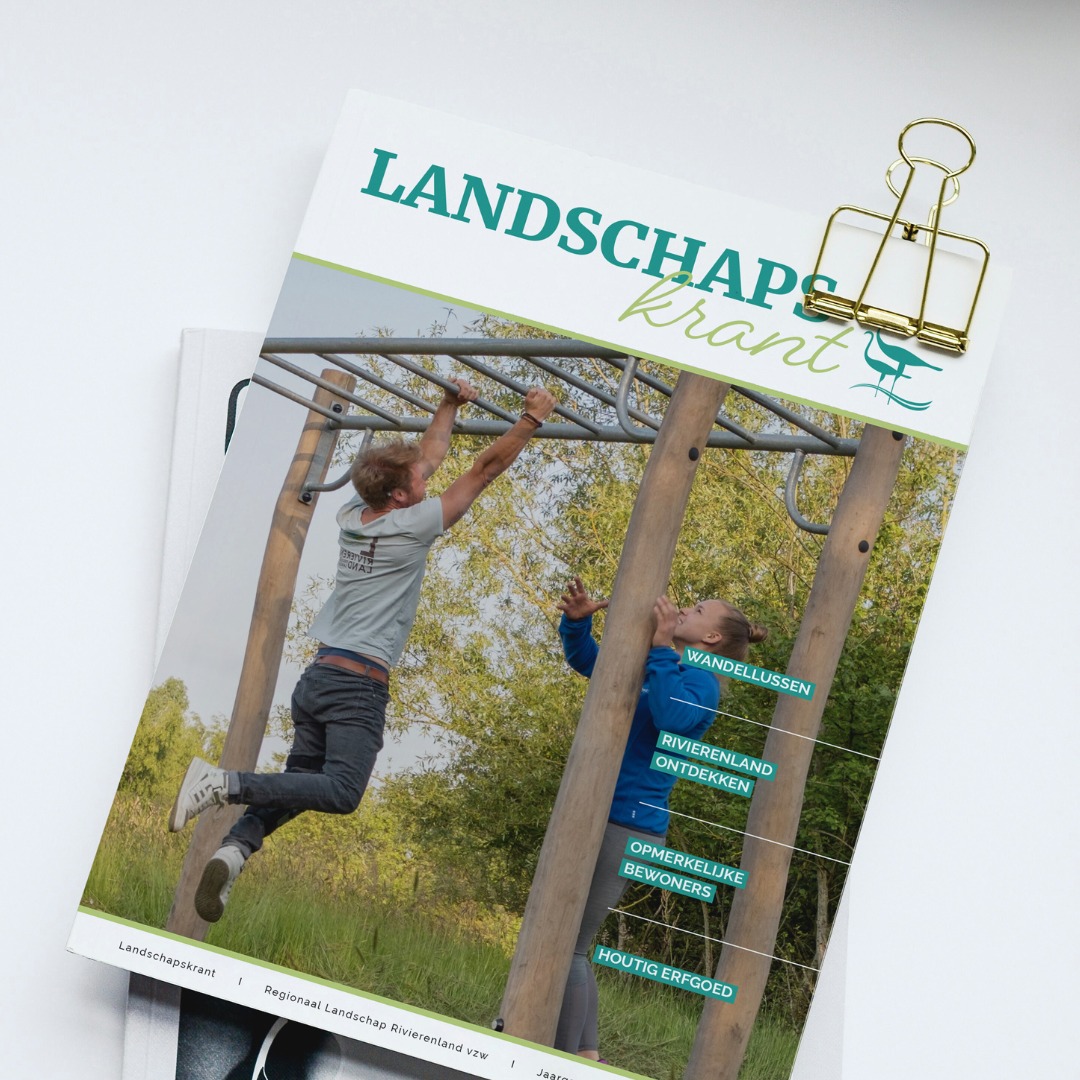 Blij met de fijne samenwerking met Regionaal Landschap Rivierenland, waarbij ik de kans kreeg om hun huisstijl een frisse nieuwe look te geven. Het eerste resultaat van deze rebranding is nu al te bewonderen in hun landschapskrant!
Rivierenland, gelegen in het zuidwesten van de provincie Antwerpen, is een waterrijke regio gekenmerkt door de prachtige rivieren Rupel, Dijle, Nete, Schelde en Zenne. In de landschapskrant lees je alles over hun projecten, cursussen, realisaties, activiteiten, wandelroutes, erfgoed en bijzondere plekjes in de regio.
Het perfecte leesvoer voor een gezellige herfstavond! 🍁📖
Binnenkort krijgen ook hun andere projecten een nieuw, fris jasje!
.
.
#rebranding #branding #huisstijl #huisstijlontwerp #design #rivierenland #ikbeneenrivierenlander #regionalelandschappen #mechele #natuur #erfgoed #wandelen #freelance #samenwerking #grafischontwerp #ontwerpstudio #studiohermine