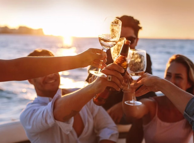 🌅 Vivez une expérience magique sur la Côte d'Azur !
Dans notre dernier article, nous vous invitons à embarquer pour une soirée Sunset inoubliable, suivie de feux d'artifice au départ de Cannes et Mandelieu 🚤✨
Admirez le coucher de soleil sur la mer Méditerranée, puis laissez-vous envoûter par les feux d'artifice tout en savourant un apéritif. Une expérience unique à ne surtout pas manquer cet été ! 🎆🍹
💡 Découvrez tous les détails et réservez votre soirée magique dès maintenant :
👉 Lisez l'article complet ici :
https://www.sachaboatservices.com/post/soir%C3%A9es-sunset-feux-d-artifice-embarquez-pour-une-exp%C3%A9rience-magique-au-d%C3%A9part-de-cannes-et-mand
#Sunset #FeuxDartifice #CôteDAzur #SachaBoatServices #SoiréeEnMer #Cannes #Mandelieu #Magique #ApéroEnMer #ExpérienceInoubliable