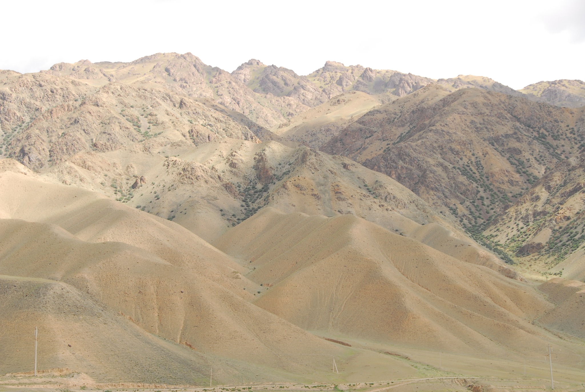 🚶♀️🌄 Experience the tranquility of Kyrgyzstan’s wilderness with Arista Travel. Every hike is a new adventure! 🌿✨ #Kyrgyzstan #Nature #AristaTravelAsia #WildernessExploration