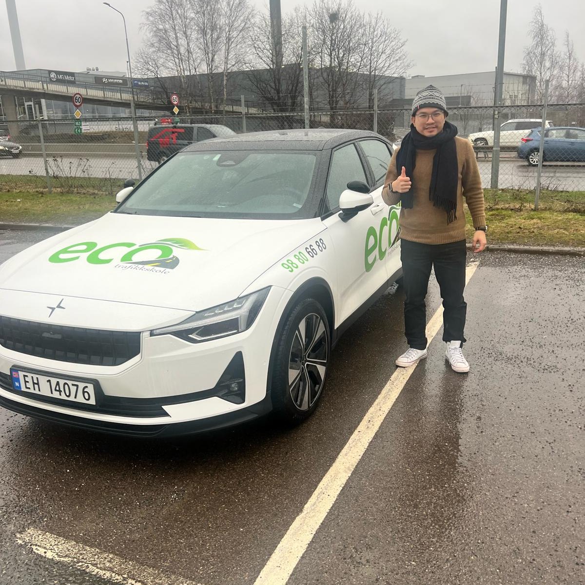 #Hipphurra og #gratulerer så mye med #lappen🚘Duc🎉 Takker nok en gang for hyggelig samarbeid. Vi ses i trafikken😊🤗 #grattis igjen fra #Trafikklærer Zeeshan #ecotrafikkskole og team🙌
#Økern #EcoTrafikkSkole #polestar #tesla #model3 #elbil #δίπλωμα #οδήγησης #ElbilNorge #teslamodel3 #Norway #Norge #Bjerke #Løren #nydalen #Sinsen #Hasle #Risløkka #idritt #Trafikaltgrunnkurs #hasle #førstehjelp #Oslo #osloidrett