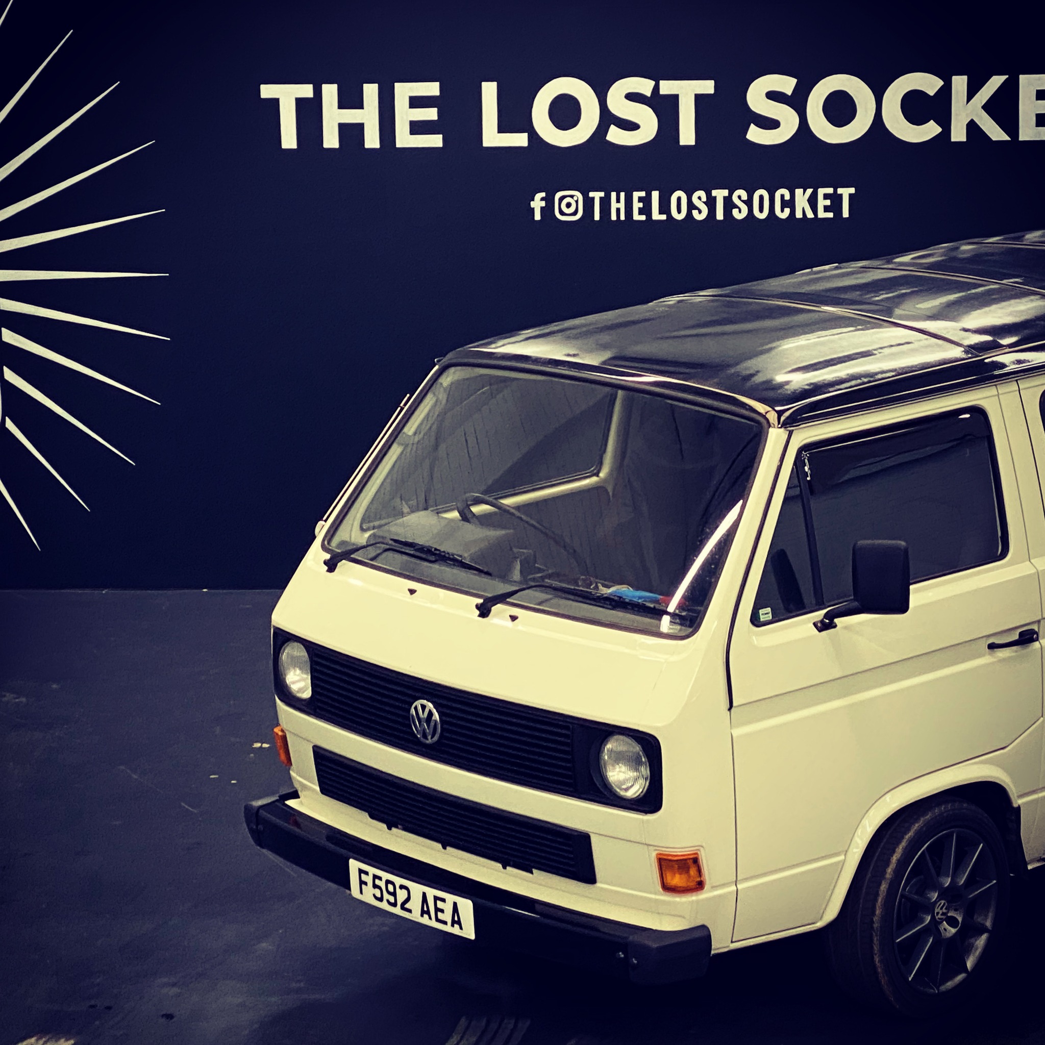 📣 WE’RE HIRING – RECEPTIONIST/SERVICE ADVISOR WANTED!
📍 Warwick | Part-Time (3 days/week)
💷 £12–£14 per hour
🛠 Join the crew at The Lost Socket
We’re on the lookout for a super-organised, people-loving receptionist to be the face of our garage in Warwick!
You’ll:
✅ Greet customers and keep the front desk running smoothly
✅ Book jobs and keep things ticking behind the scenes
✅ Use Xero to help with invoices & basic bookkeeping
✅ Help us grow further by delivering great service to our customers
You’ll be part of a small, friendly team in a proper down-to-earth environment – no corporate nonsense.
👉 Great with people? Know your way around Xero? Have some automotive experience?
Request a full job description now by emailing us at: hello@thelostsocket.com or just pop in for a chat.