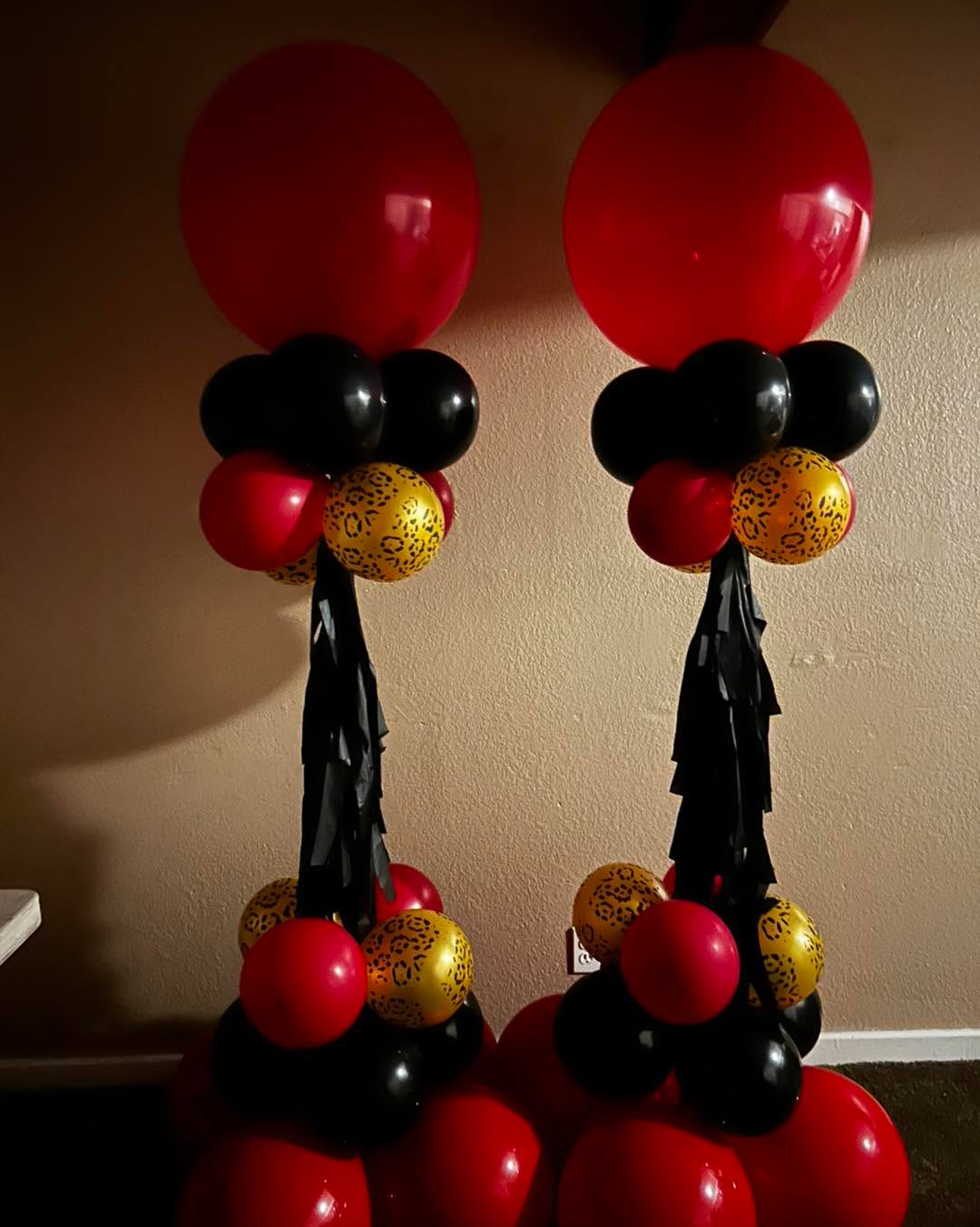 Balloon Columns available in multiple styles. Get your price quote today.
#balloondecor #balloonwall #balloonbouquet #follow4followback #balloongarland #balloons #entrepreneur #womanownedbusiness #balloonhoop #northmuskegon #balloon #ballooncolumns #iconicballoondesigns #texas #balloonartist #balloonarch #muskegon #grandrapids #partydecorations #partydecor #babyshower #grabandgoballoons