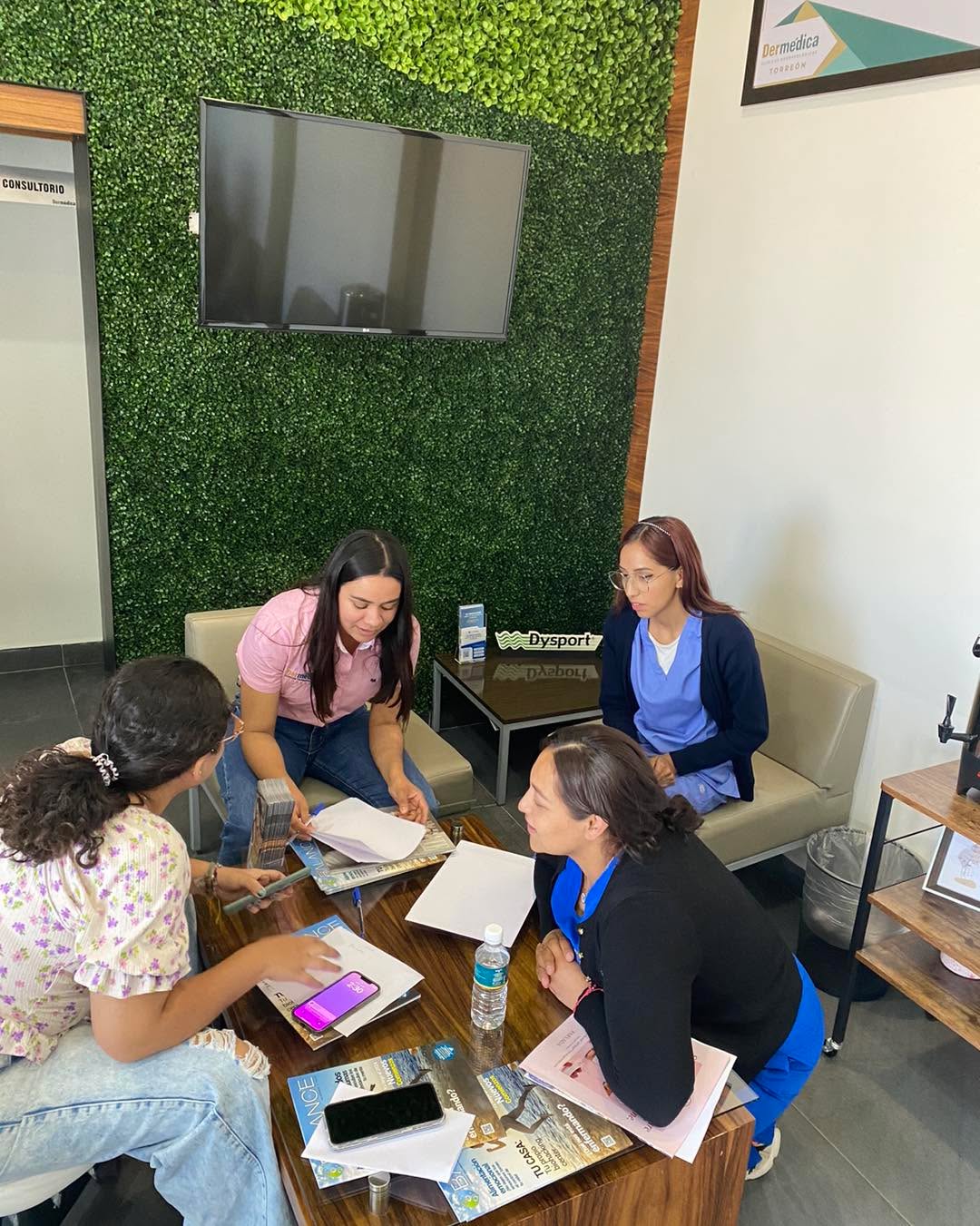 El pasado viernes estuve colaborando en la integración y capacitación, ya 5 años sumando a esta magnífica empresa. Ha sido increíble ver el proceso de transformación y sobre todo, poder disfrutar de una sinergia inigualable.
Gracias por confiar en mi para en el bienestar y cultura laboral en tu empresa 🥳
#bienestaremocional
#saludmentalyemocional #saludmentalenempresas #psicologiaorganizacional #empresas #saludmental